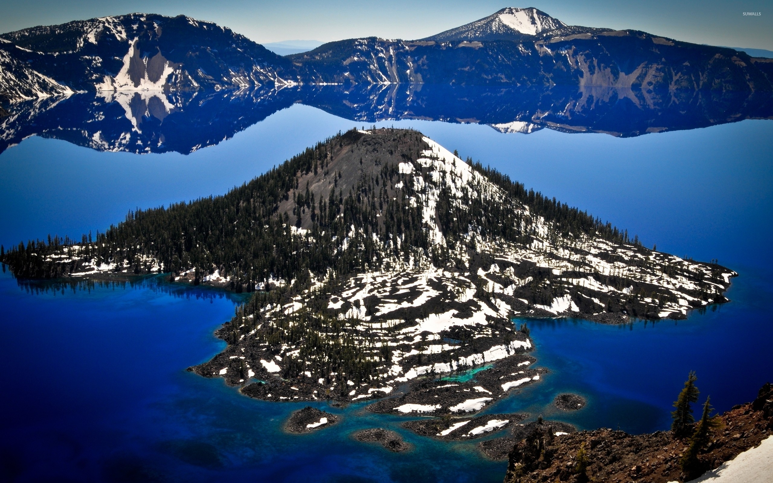 2560x1600 Wizard Island in Crater Lake wallpaper
