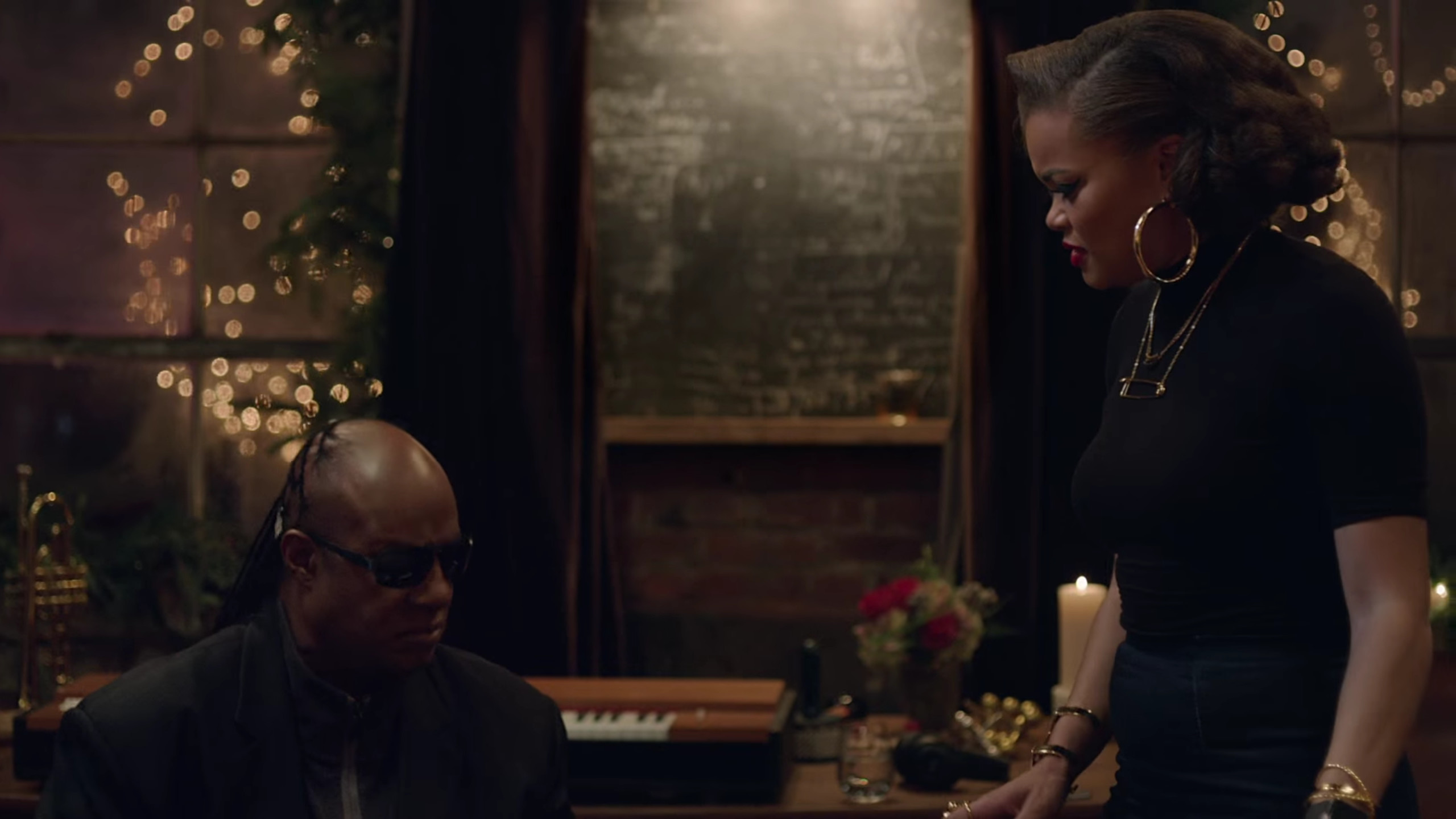 2560x1440 Apple's Holiday Ad Features Andra Day, Stevie Wonder And VoiceOver |  TechCrunch