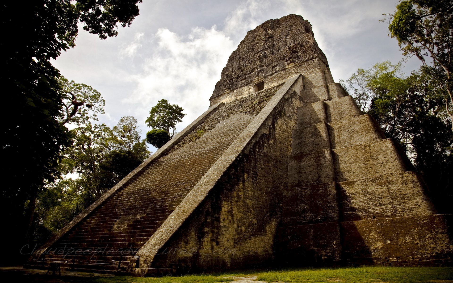 1920x1200 Mayan Temple In Guatemala