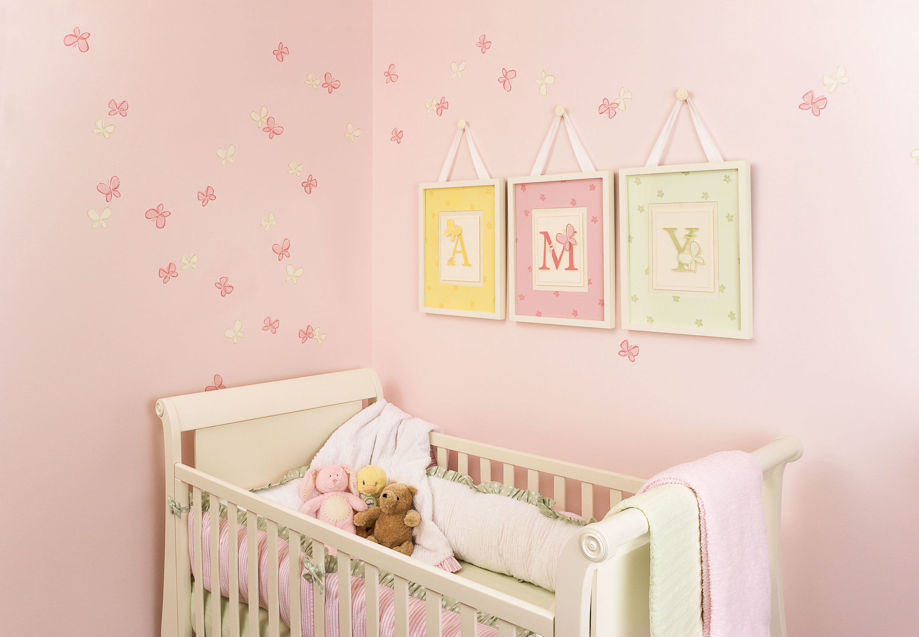 31 Cheerful Nursery Wallpaper Ideas Perfect for Every Child