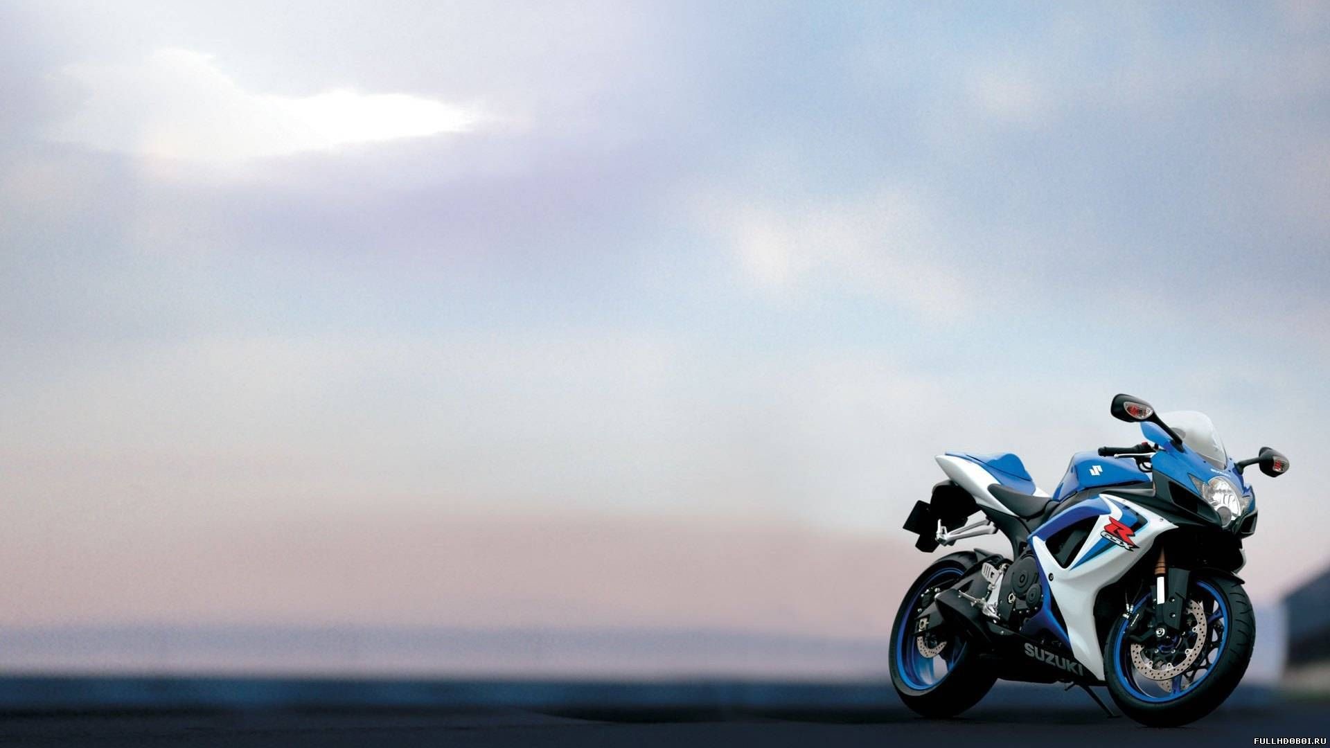 1920x1080 Beautiful bike in Moscow Suzuki GSXR wallpapers and images
