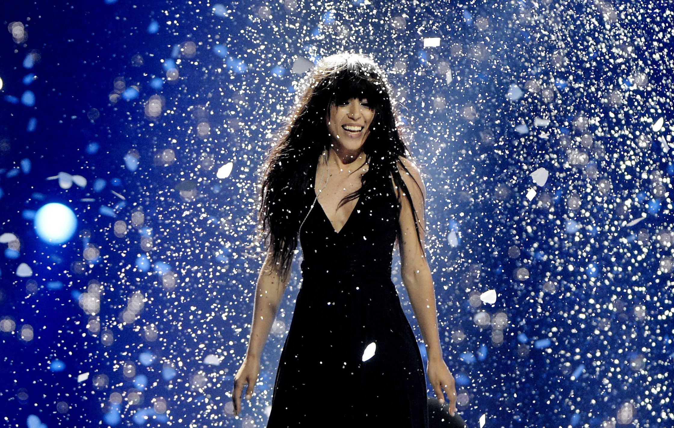2240x1422 Loreen in the final concert on stage wallpapers and images .