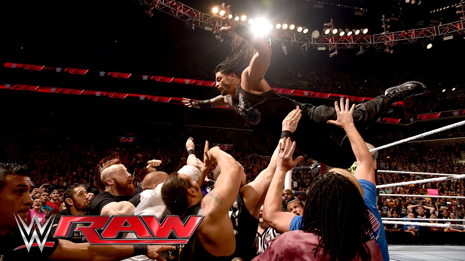 1920x1080 Roman Reigns und Triple H prÃ¼geln sich sechs Tage vor WrestleMania: Raw,  28. MÃ¤rz 2016. WWE Deutschland