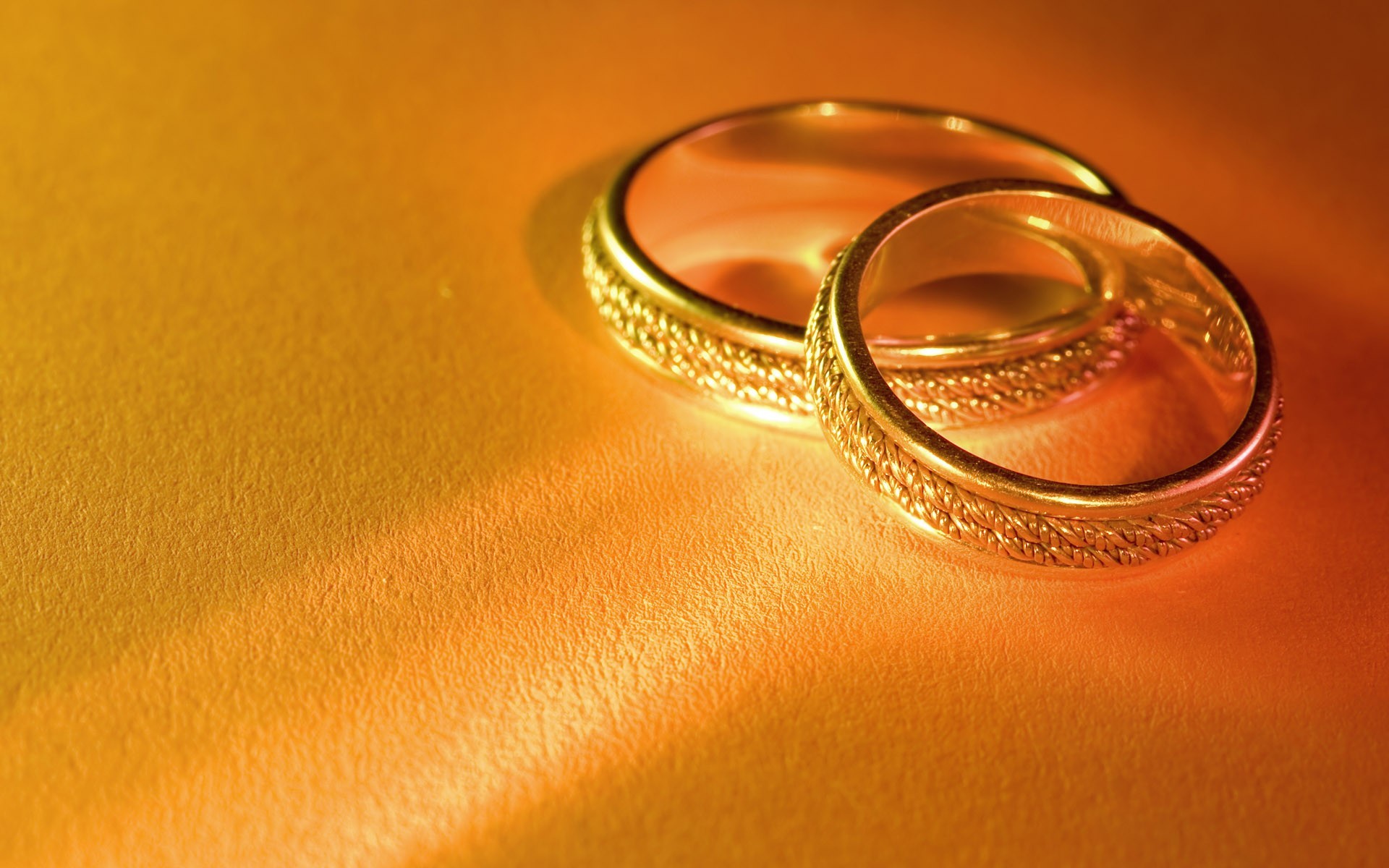 1920x1200 Gold Wedding Rings