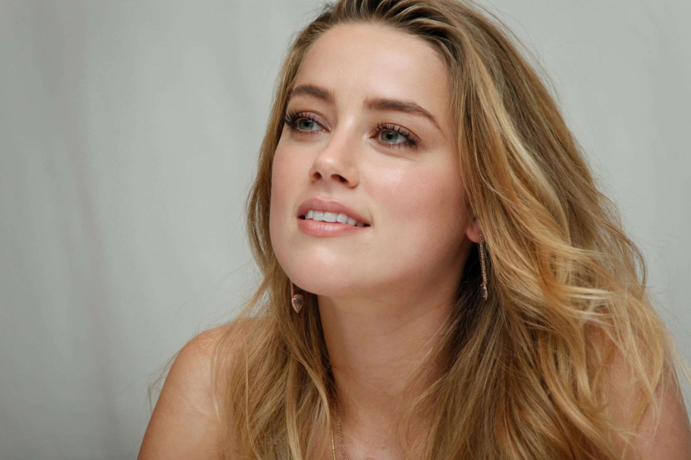 2250x1500 Amber Heard Wallpapers High Resolution and Quality Download