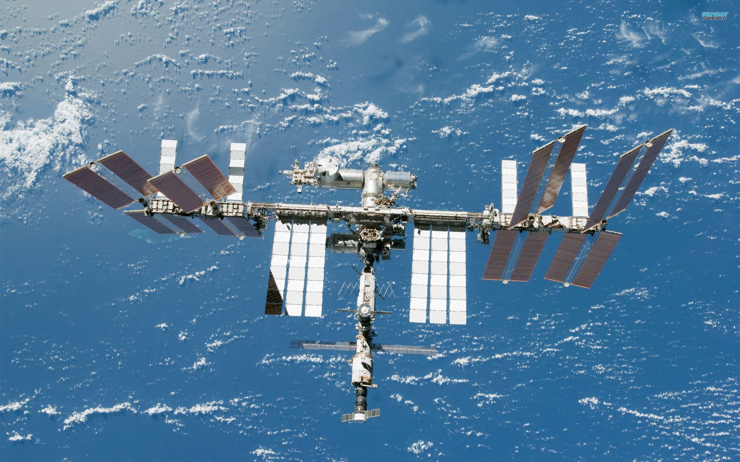 2560x1600 international-space-station- .