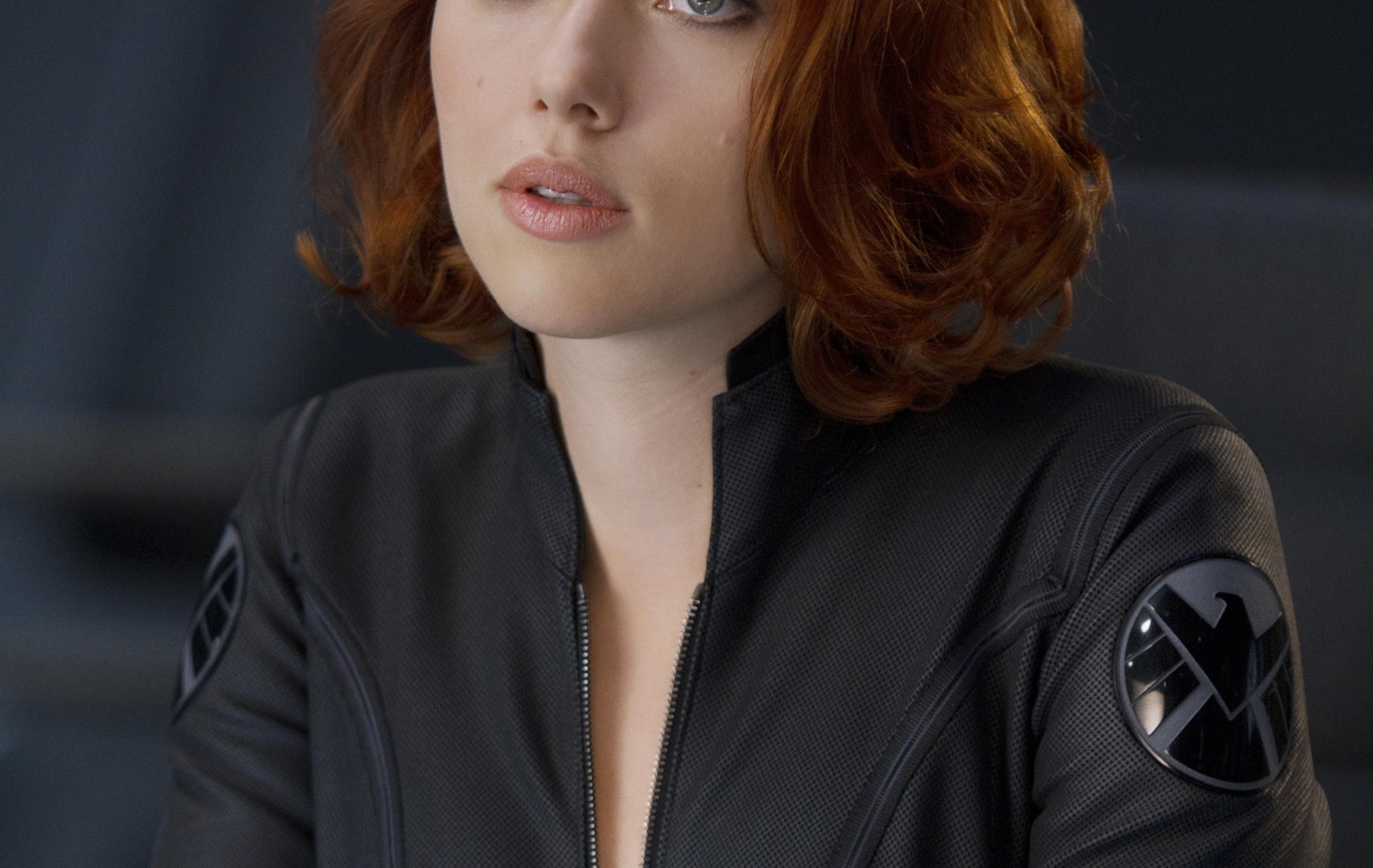 2048x1295 Scarlett Johansson, Bodysuit, Actress, Short Hair, Black Widow, Redhead