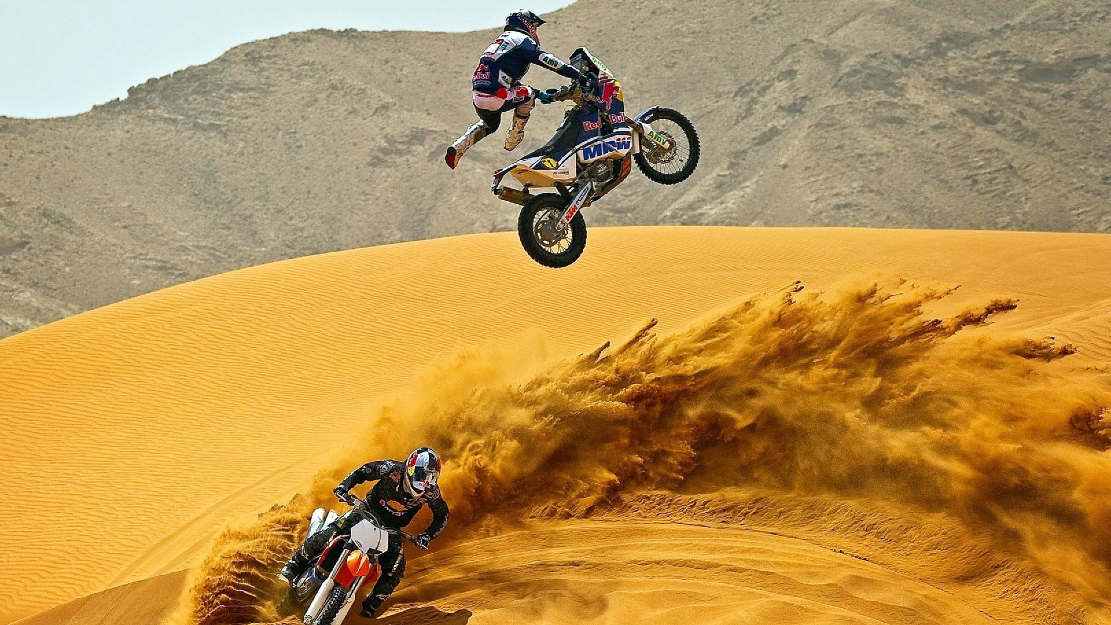 3840x2160 Preview wallpaper motocross, desert, motorcycle, sand 