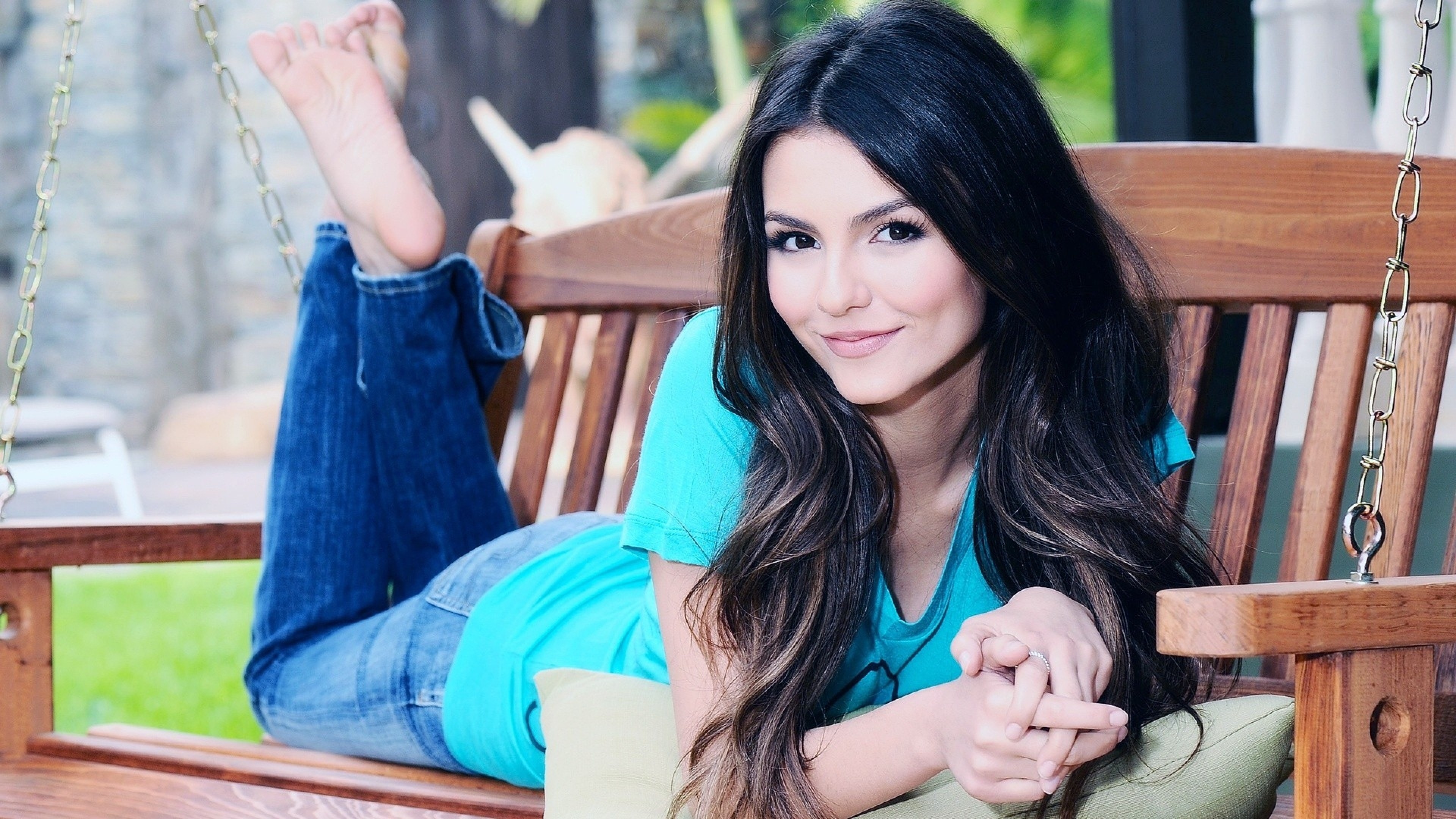 3840x2160 Preview wallpaper victoria justice, bench, rest, shirt, jeans 