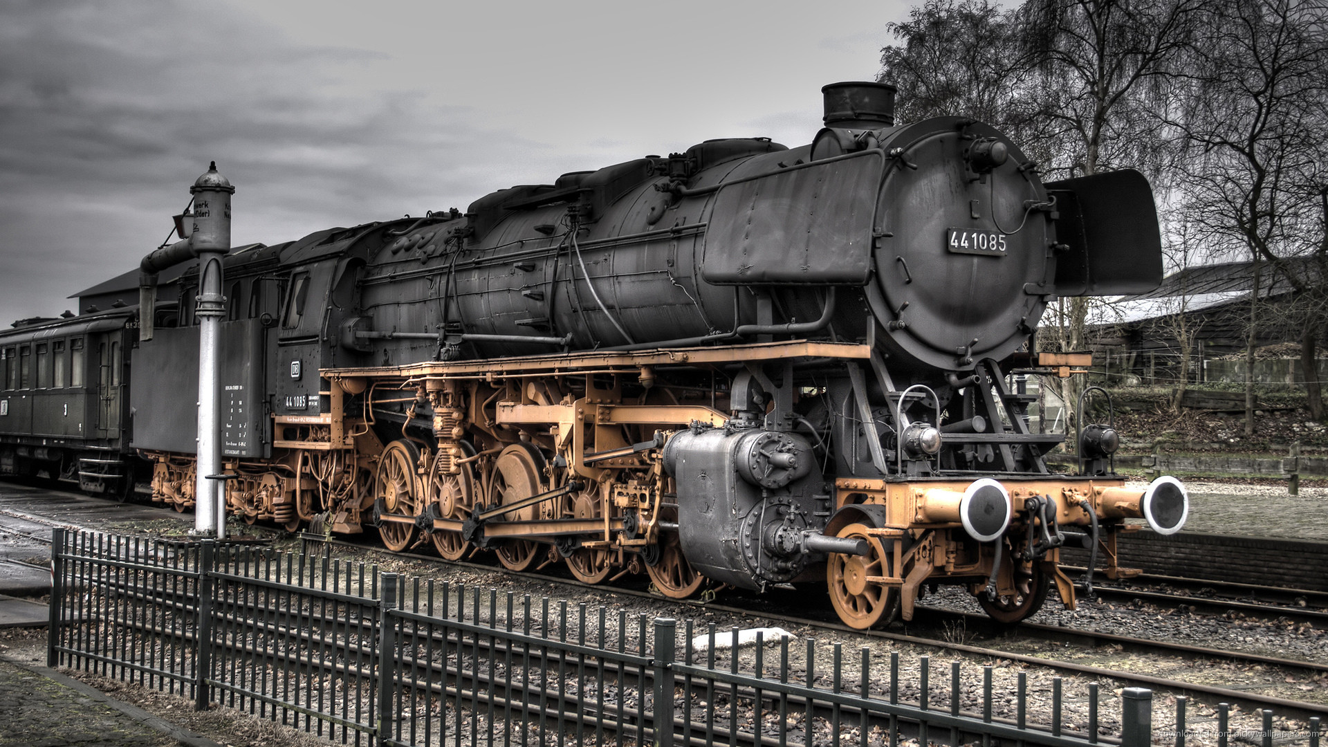 1920x1080 Golden Train HDR for 