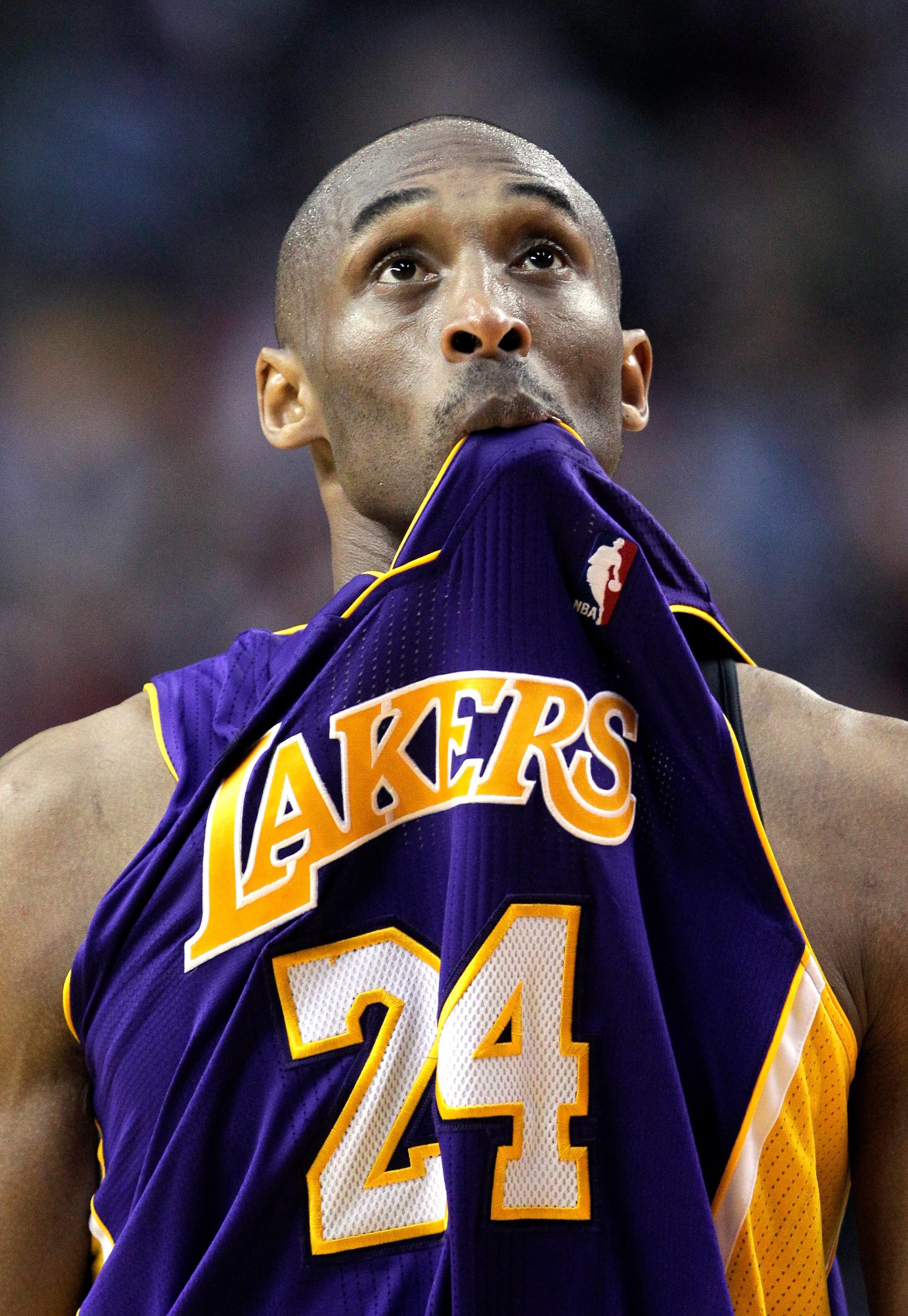 2136x3096 Lakers guard Kobe Bryant faces 66/1 odds to win the 2016 NBA Championship,