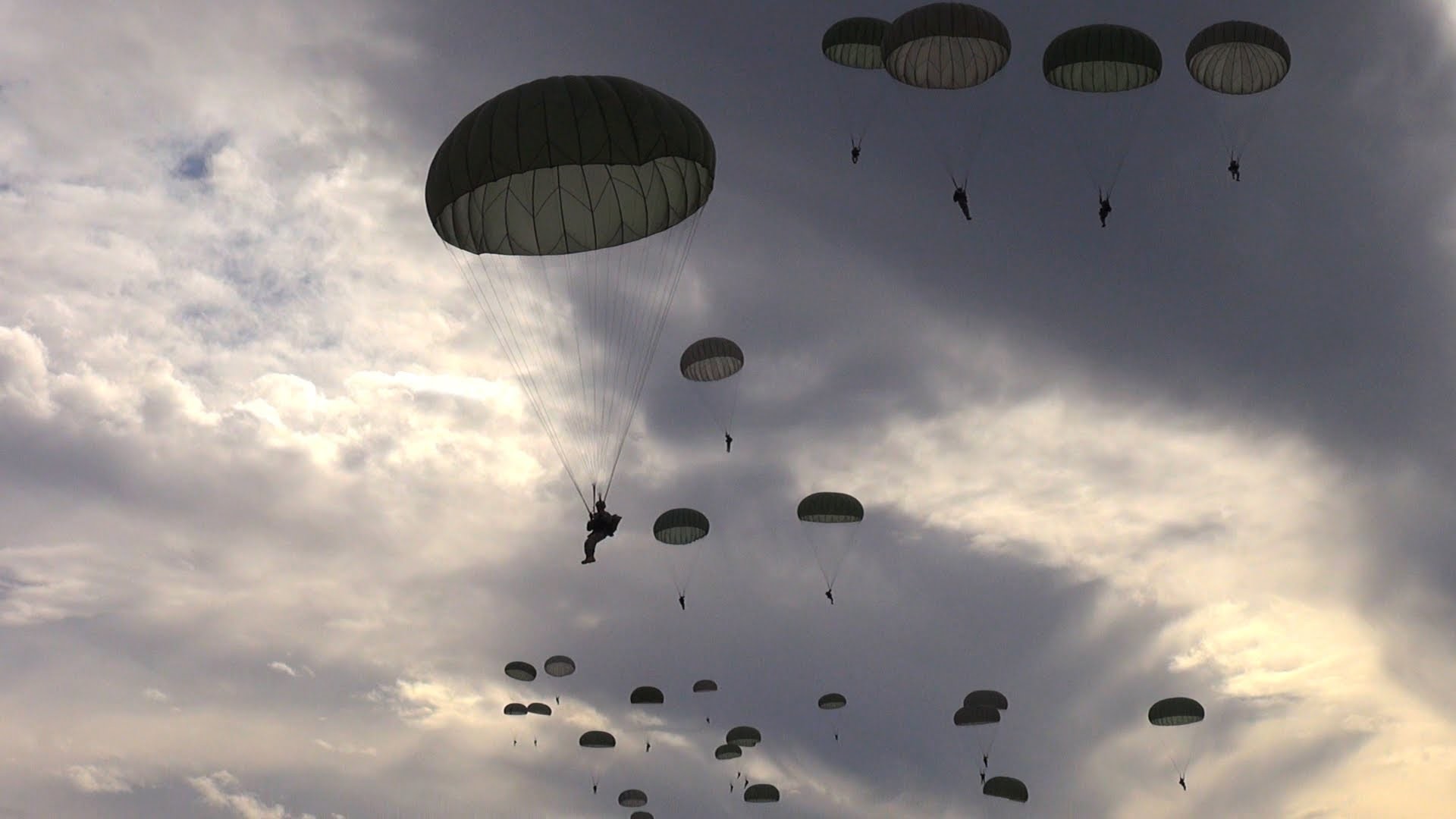 1920x1080 Inside the Army's 82nd Airborne Division: Parachuting from a C-130 Aircraft  - YouTube