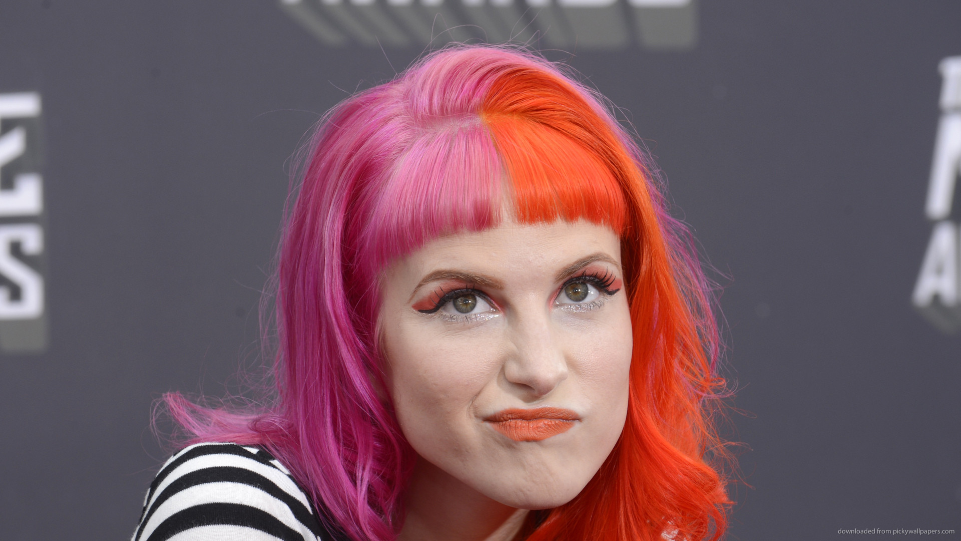 1920x1080  Hayley Williams Pink And Red Hair wallpaper