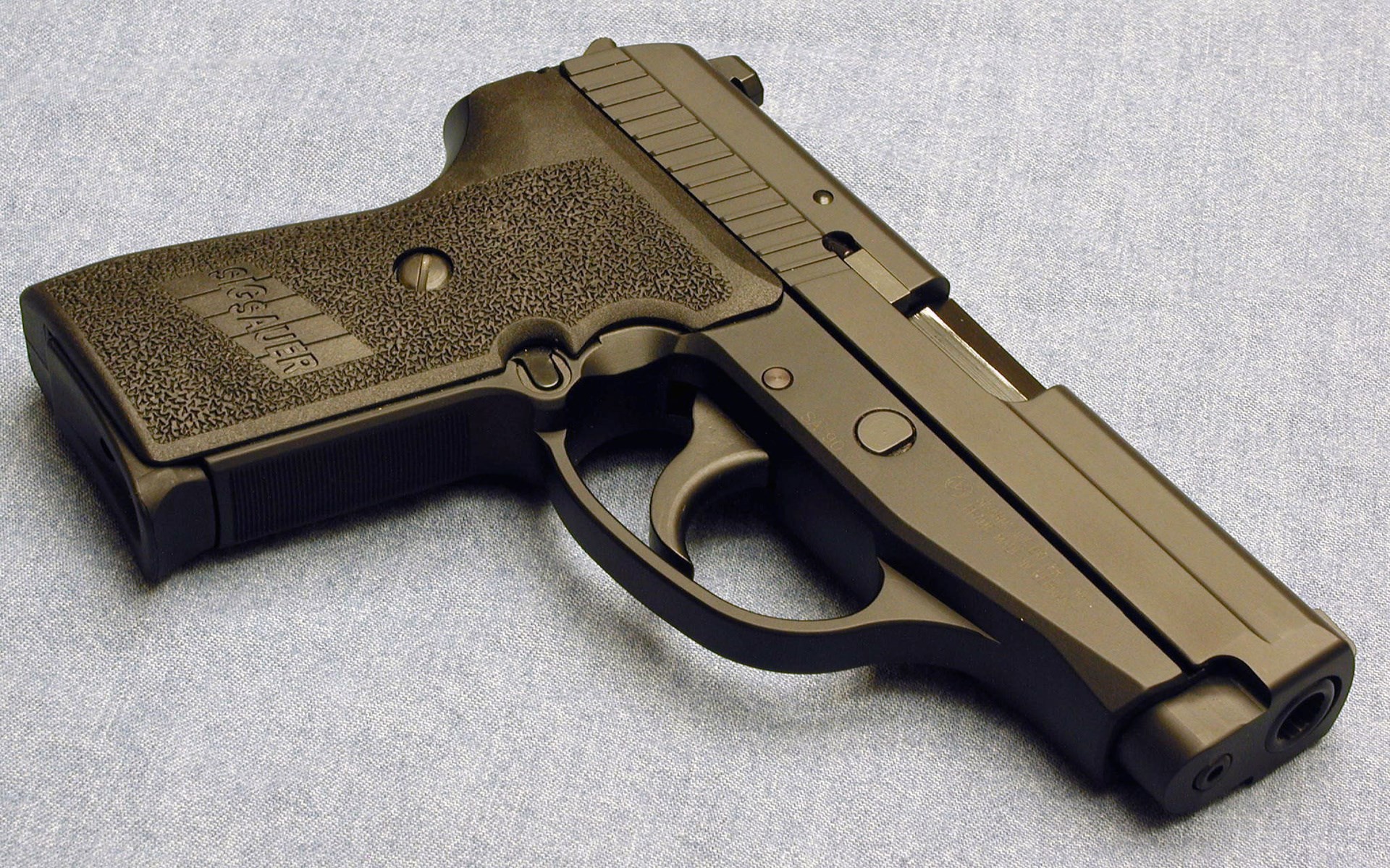 1920x1200 #1558139, sig sauer pistol category - high resolution wallpapers widescreen sig  sauer pistol