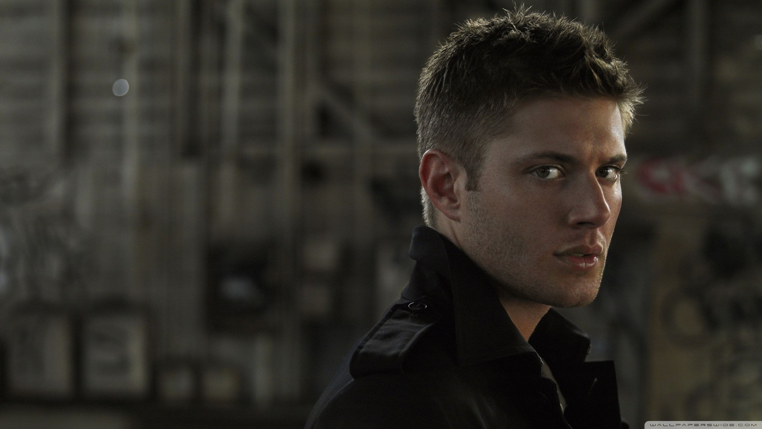 2560x1440 Jensen Ackles As Dean Winchester In Supernatural Widescreen Wallpaper