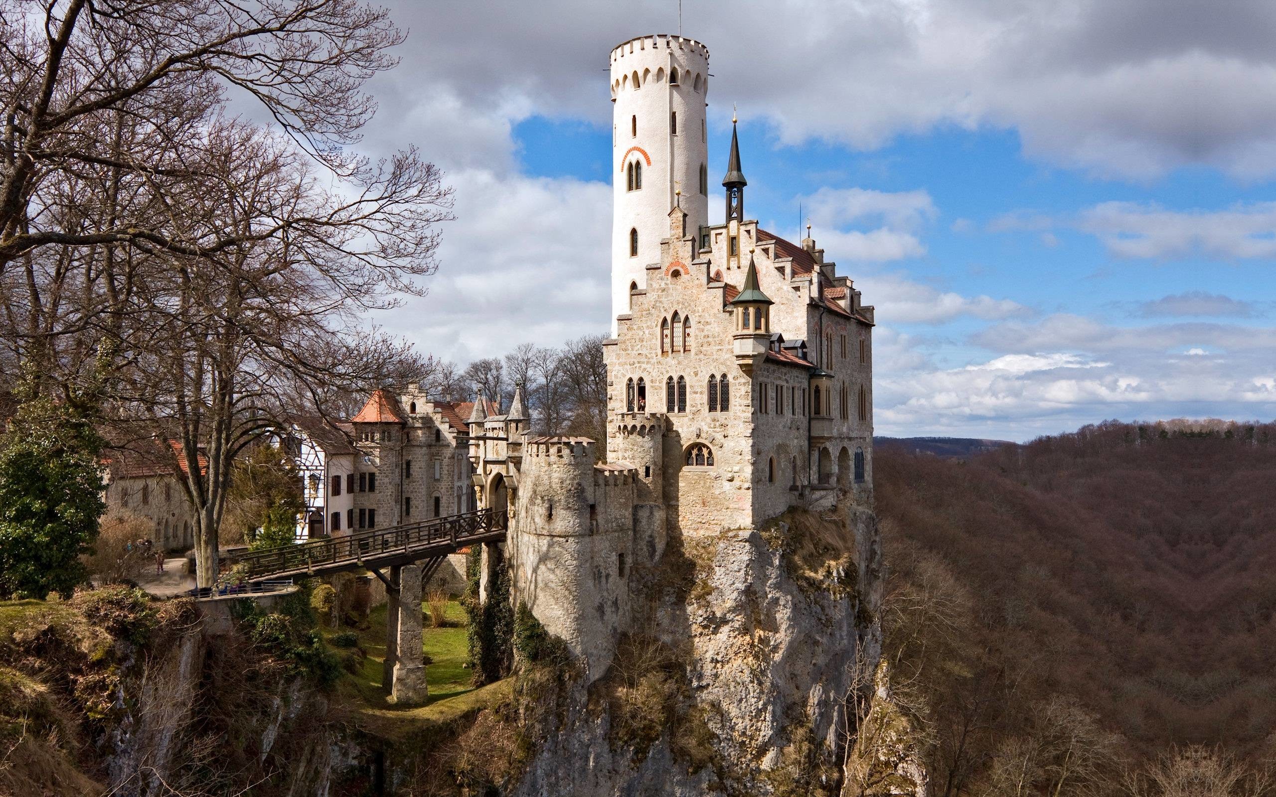 2560x1600 Liechtenstein Castle Wallpapers -  - 1685297