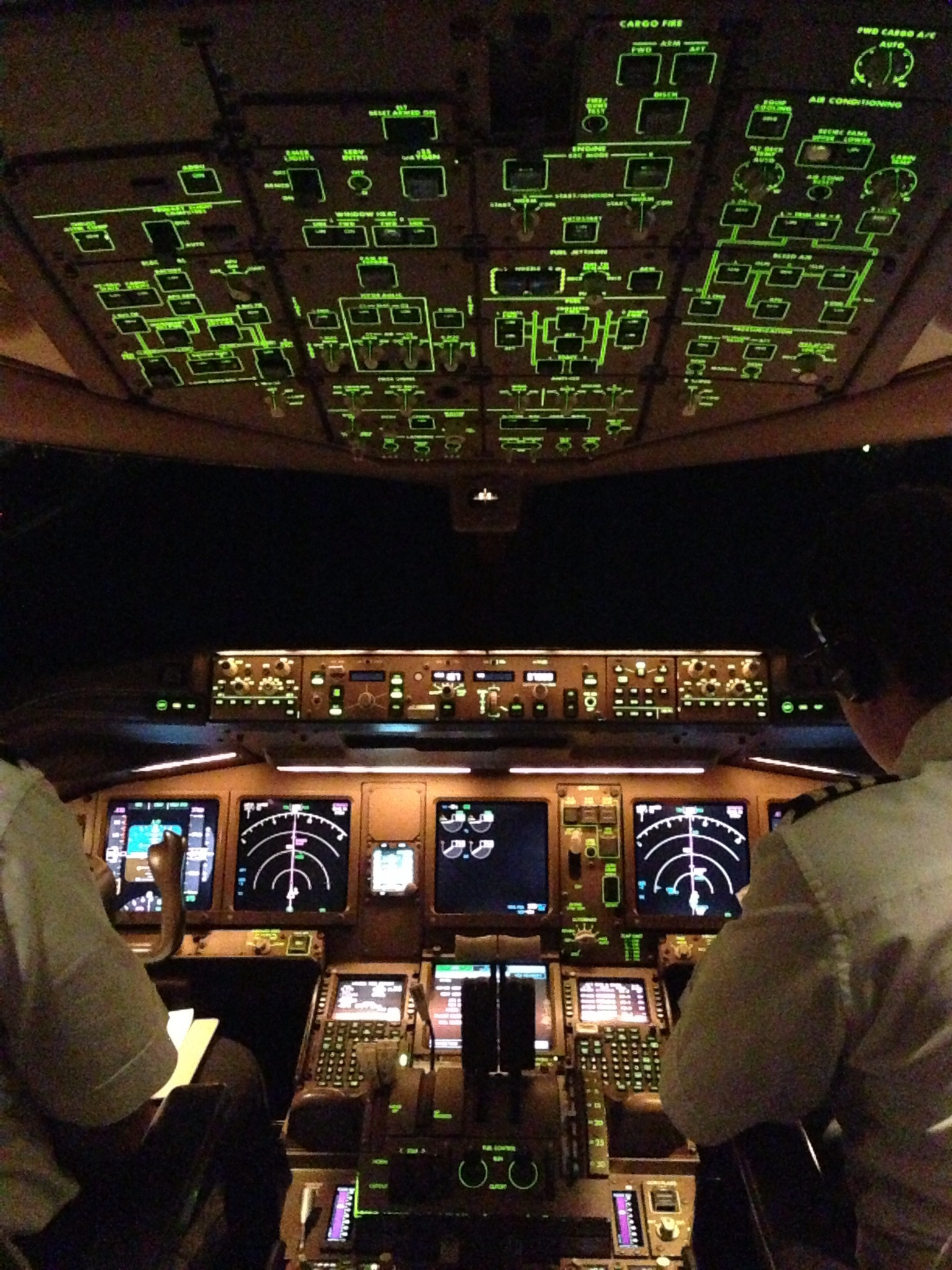 1536x2048 Working hard on a night flight #Fly #Flight #Plane #Boeing #737
