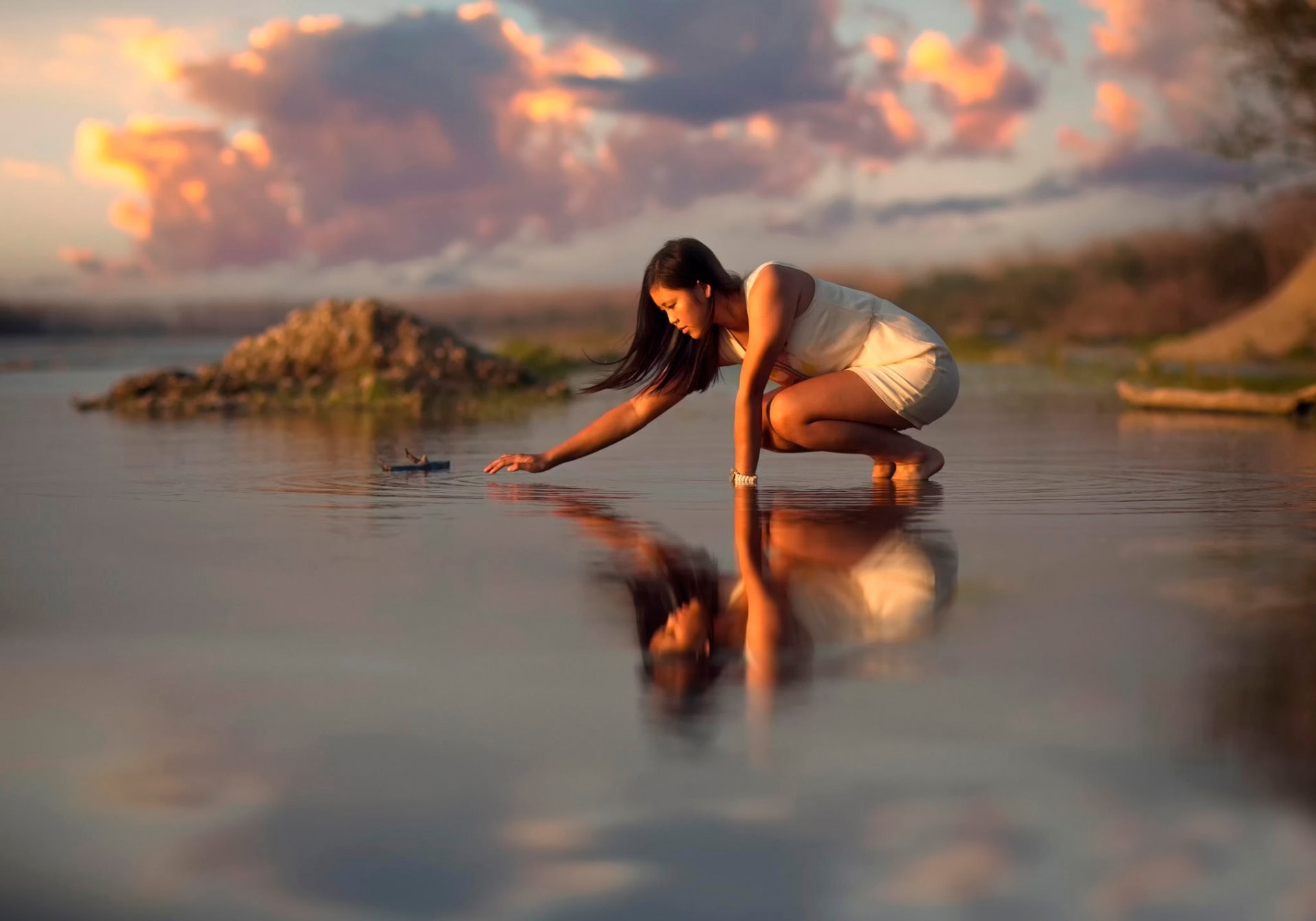 1920x1344 water girl eastern appearance reflection ripple clouds