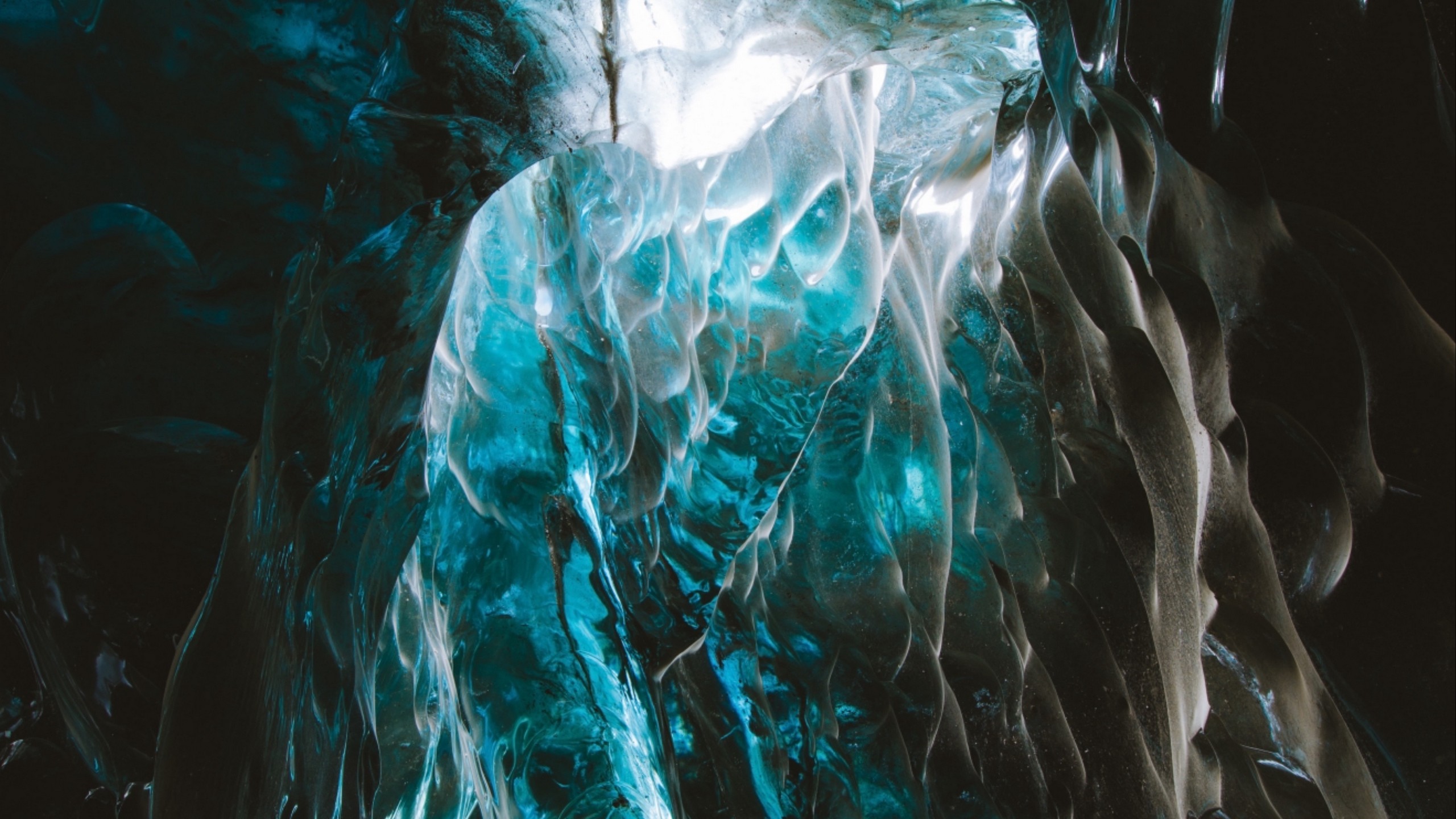 2560x1440  Wallpaper glacier, ice, cave, structure