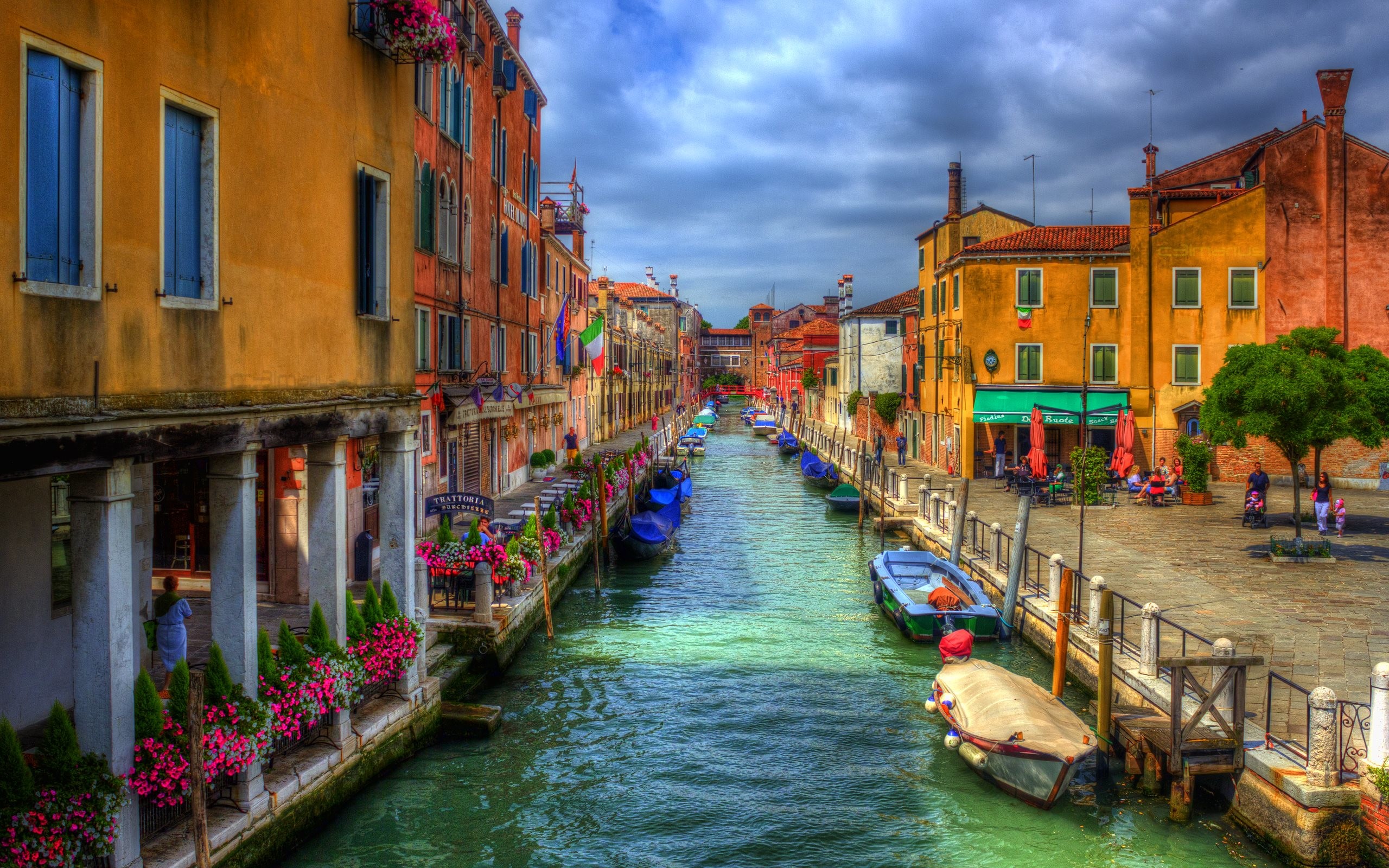 2560x1600 Four pictures took in Venice by Marius Cucos and featured here with this  permission Â· Download the Venice wallpapers from listed links in HD and  wide sizes ...