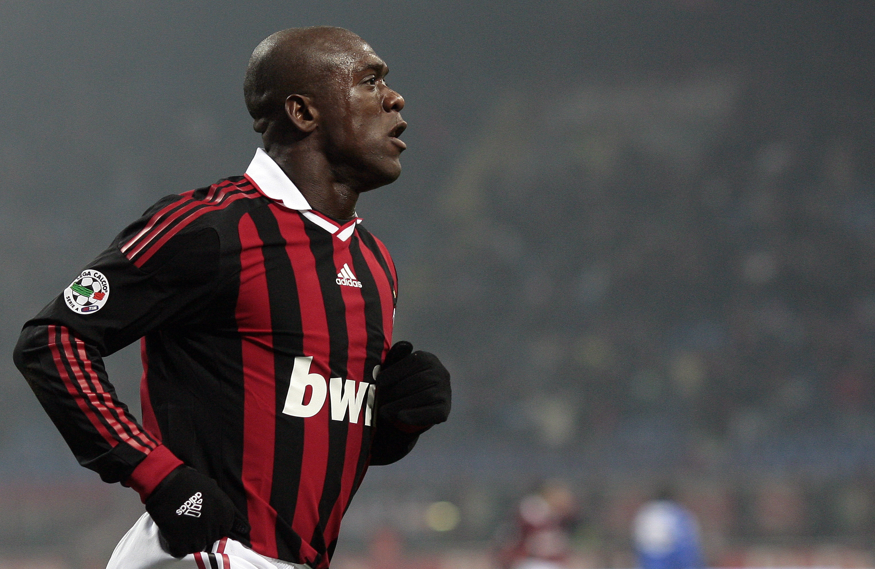 3047x1982 What do you want to ask Clarence Seedorf?