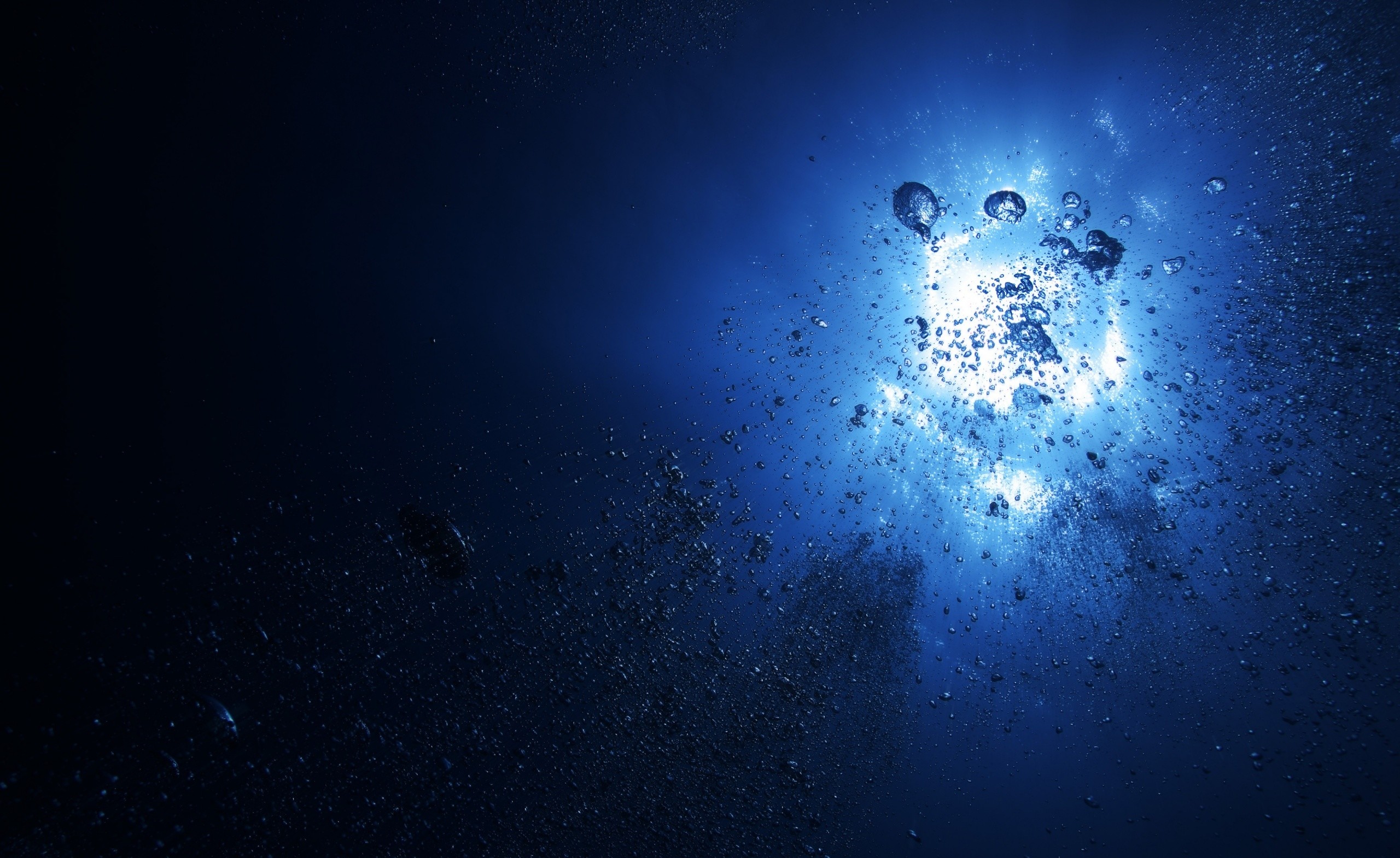 2560x1570 Wallpaper Water, Light, Bubbles, Depth, Dark blue