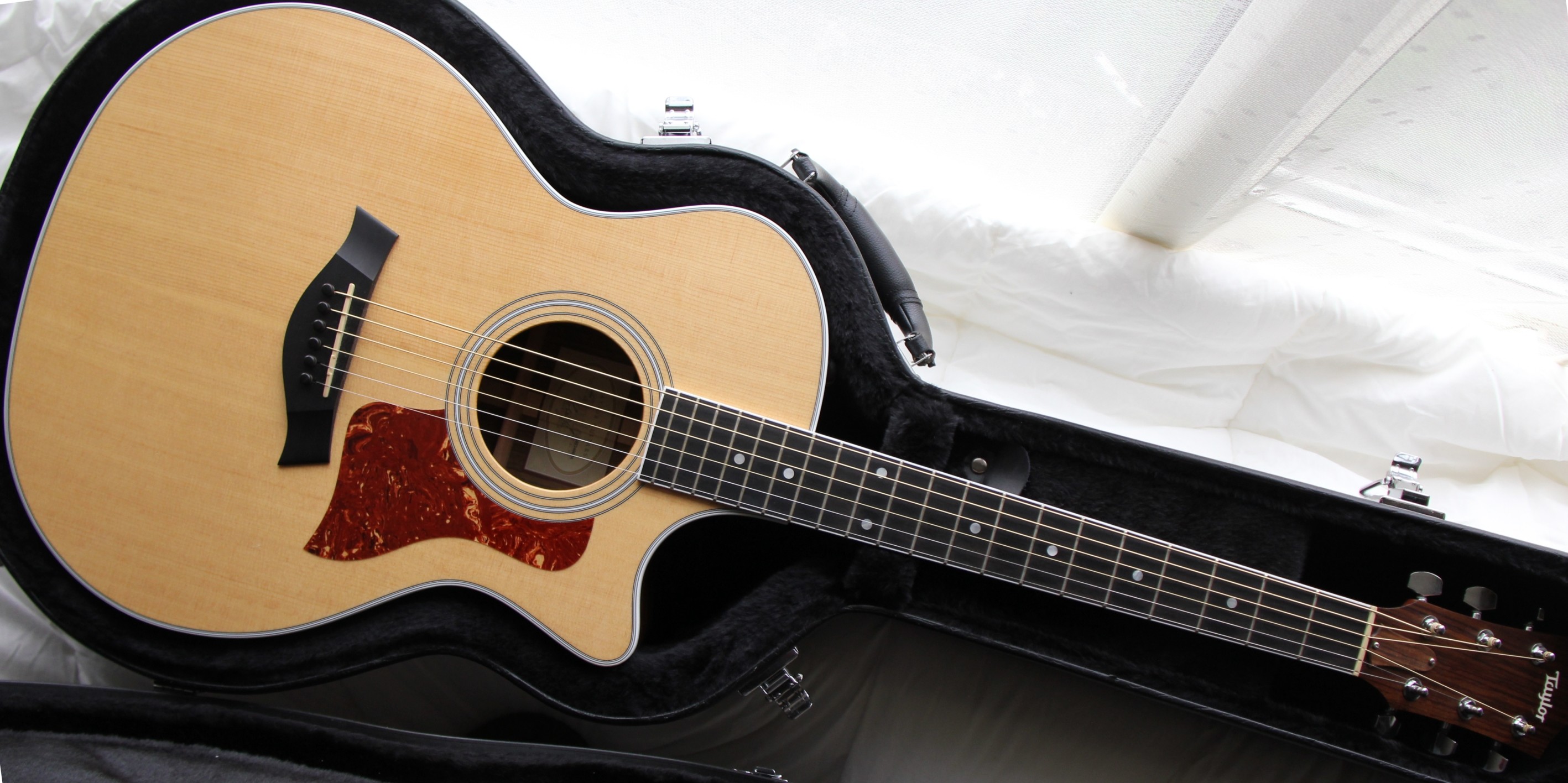 2835x1416 Taylor 414ce Electro-acoustic guitar-tay1.jpg