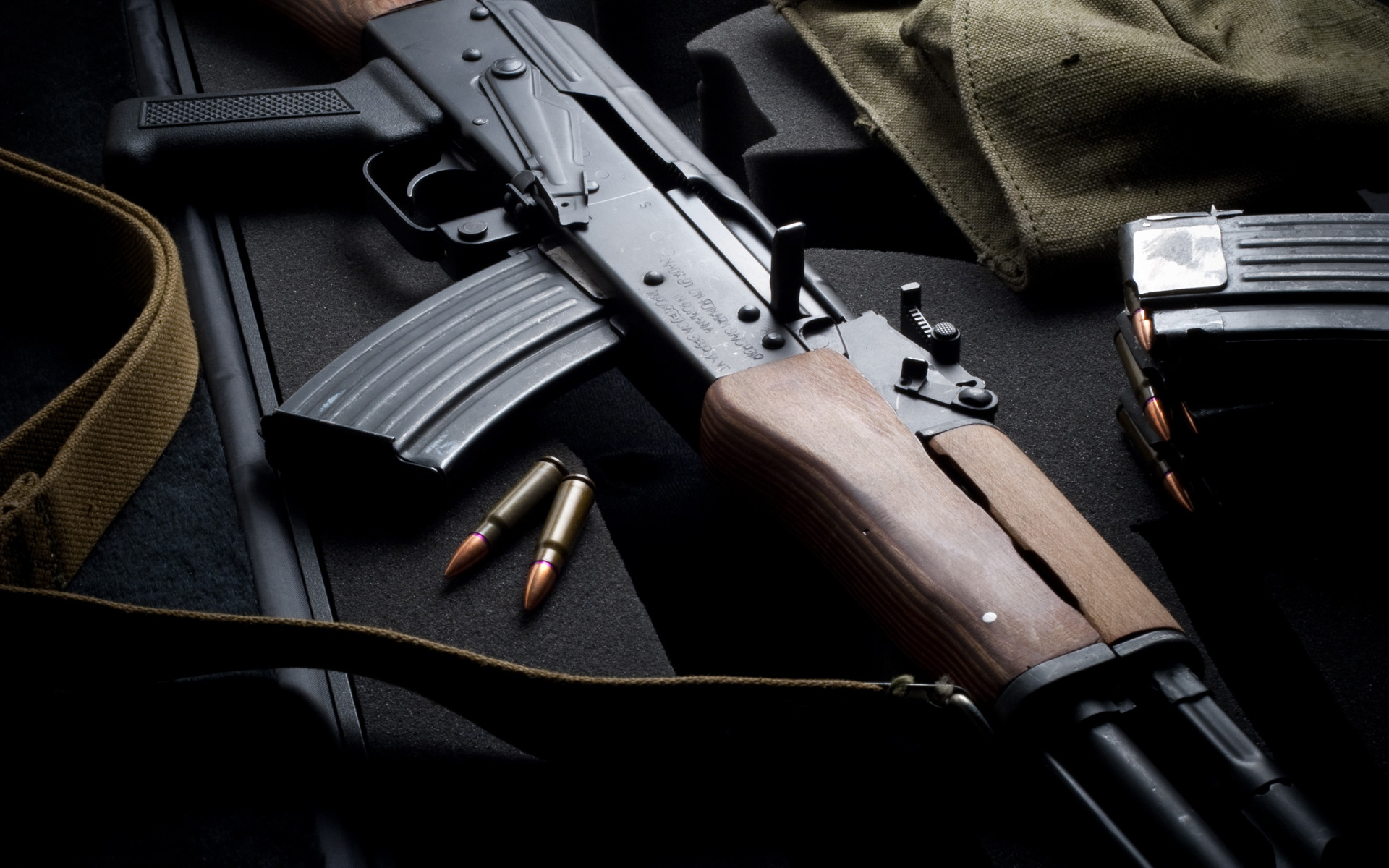1920x1200 AK 47 and Bullets Wallpaper