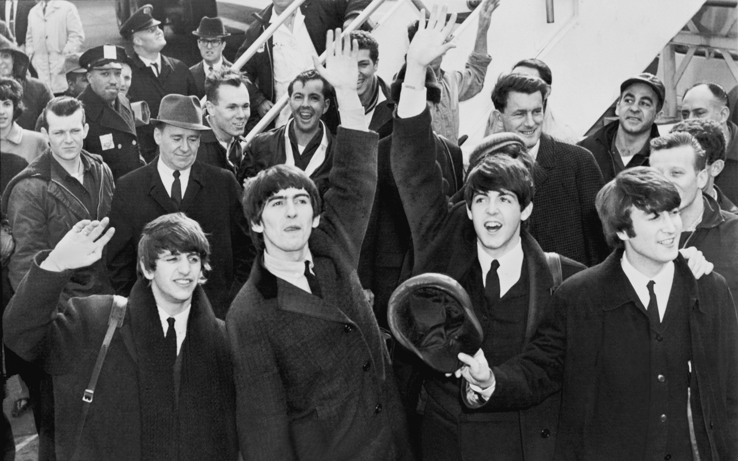 2560x1600 Menschen einfarbig Mannschaft Musiker Die Beatles Person Ringo Starr  Publikum John Lennon Paul McCartney George Harrison