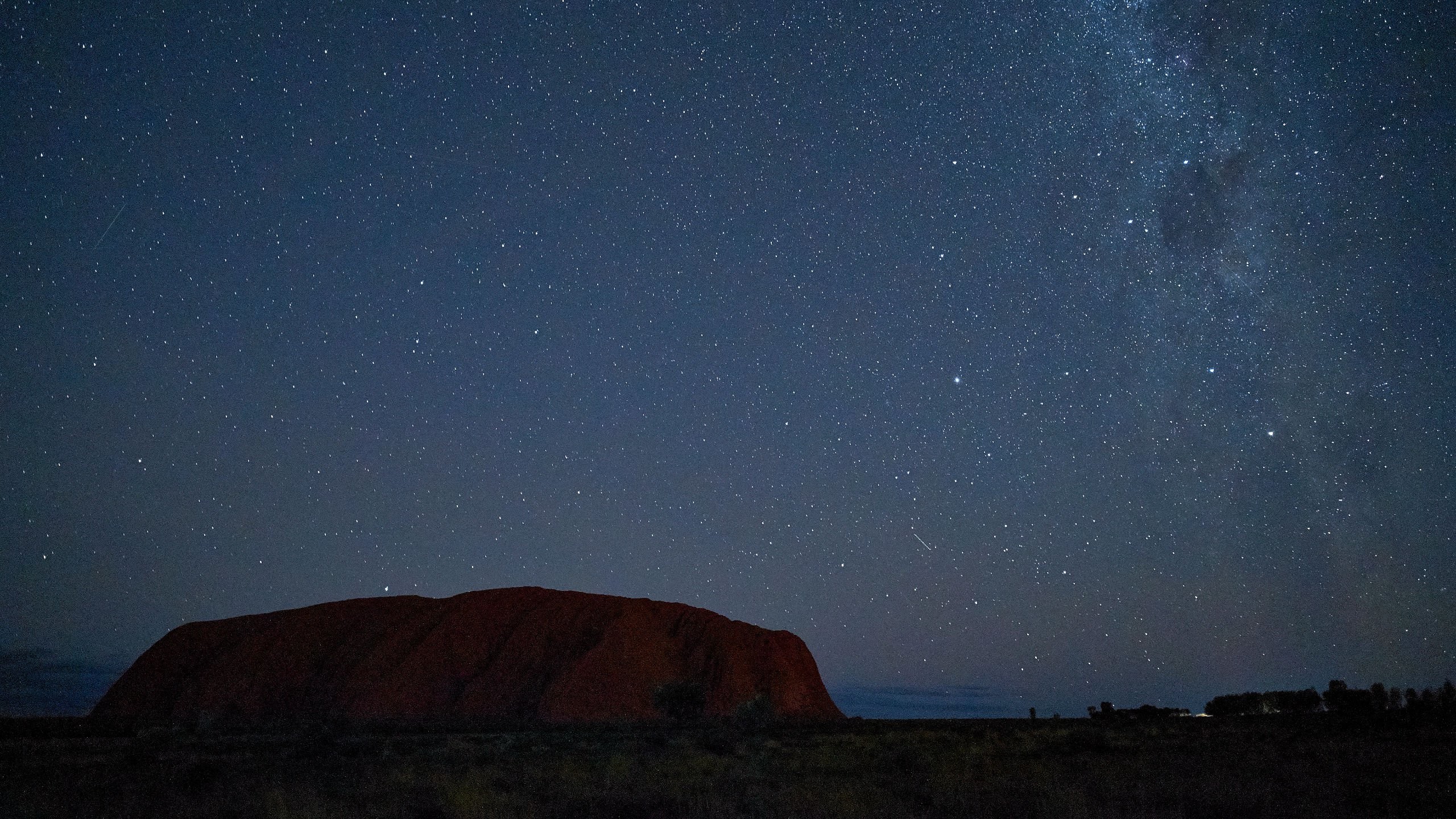 2560x1440 How To Watch This Weekend's Orionid Meteor Shower In Australia