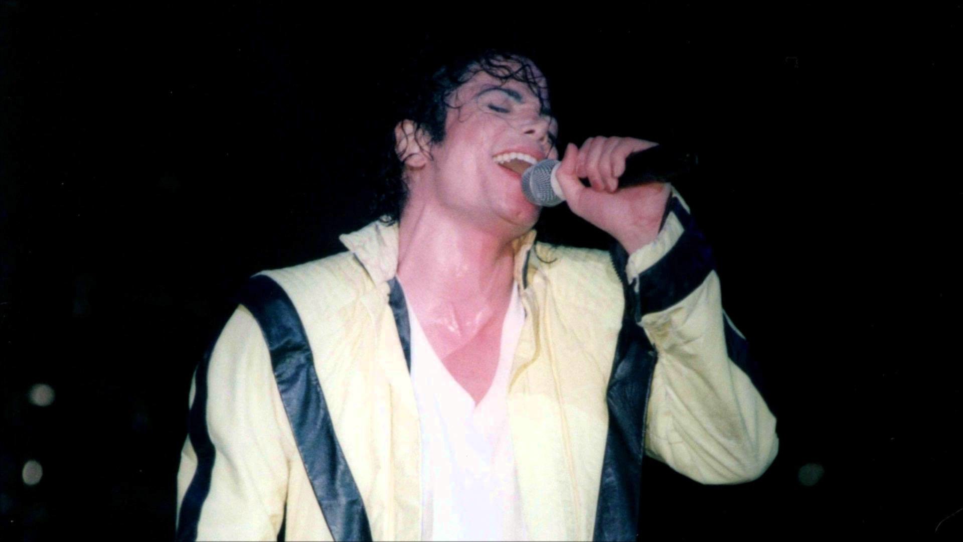 1920x1080 Michael Jackson - Thriller (Live In Brunei - HIStory Tour) [Audio HQ] HD -  YouTube