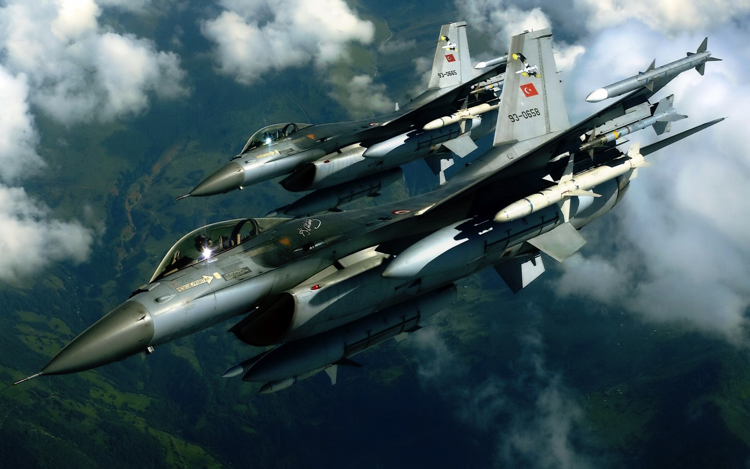 2560x1600 F 16 Fighting Falcon Aircraft Wallpaper HD Download