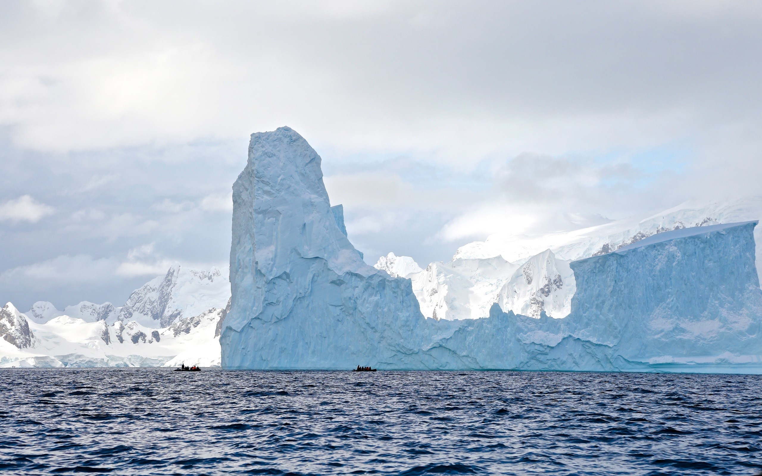 2560x1600 Iceberg Widescreen Wallpaper