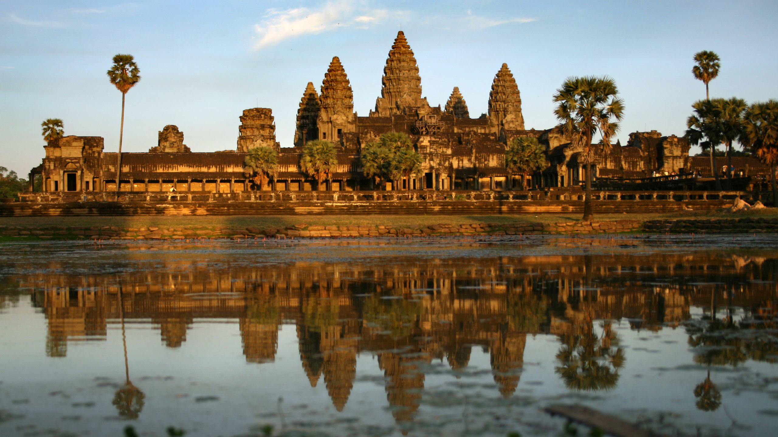 2560x1440 Angkor Wat, Cambodia