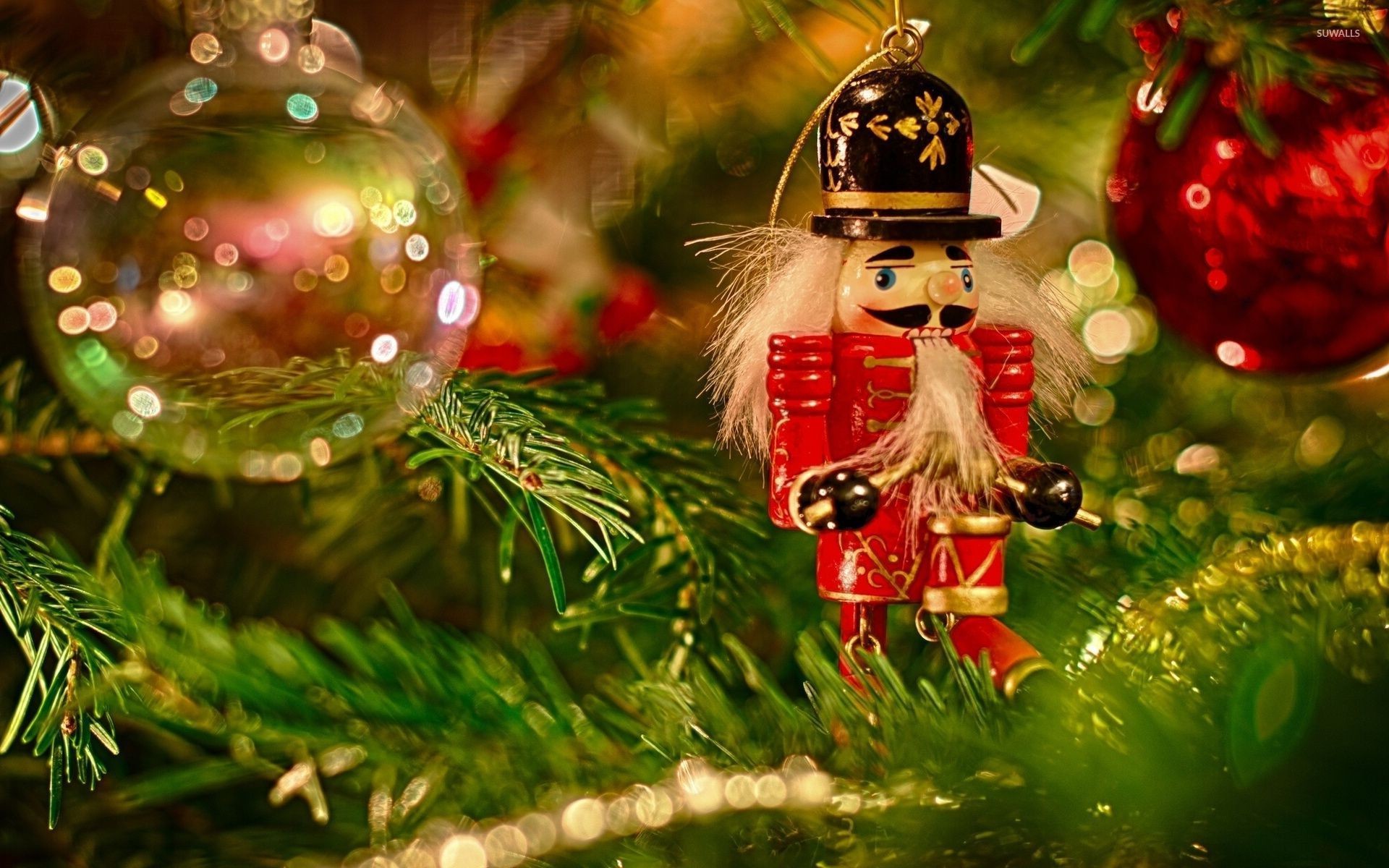 1920x1200 Wooden soldier in the Christmas tree wallpaper