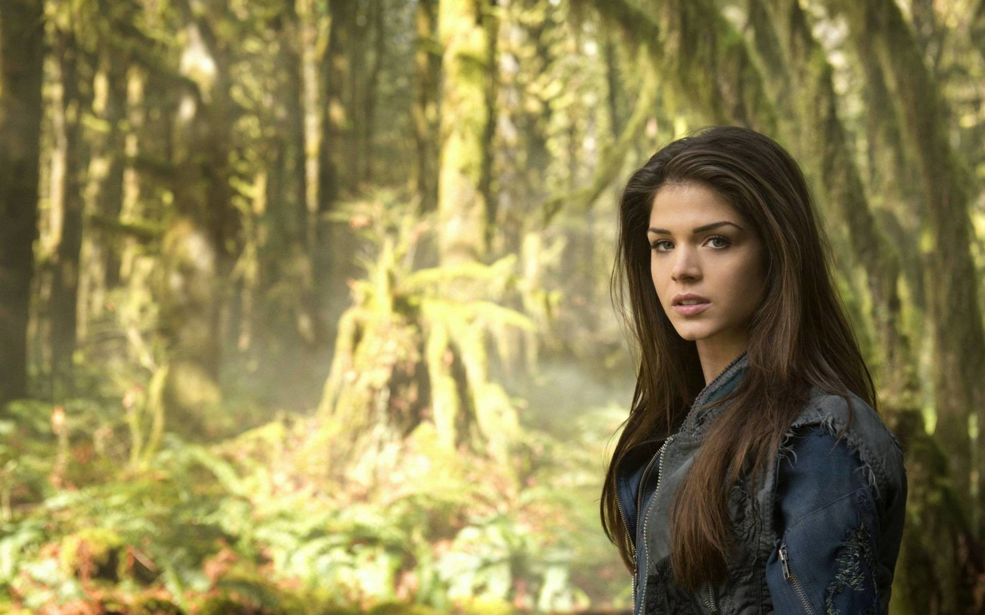 1920x1200 The 100 -- Image: -- Pictured: Marie Avgeropoulos as Octavia -- Photo: Cate  Cameron/The CW -- © 2014 The CW Network. All Rights Reserved.