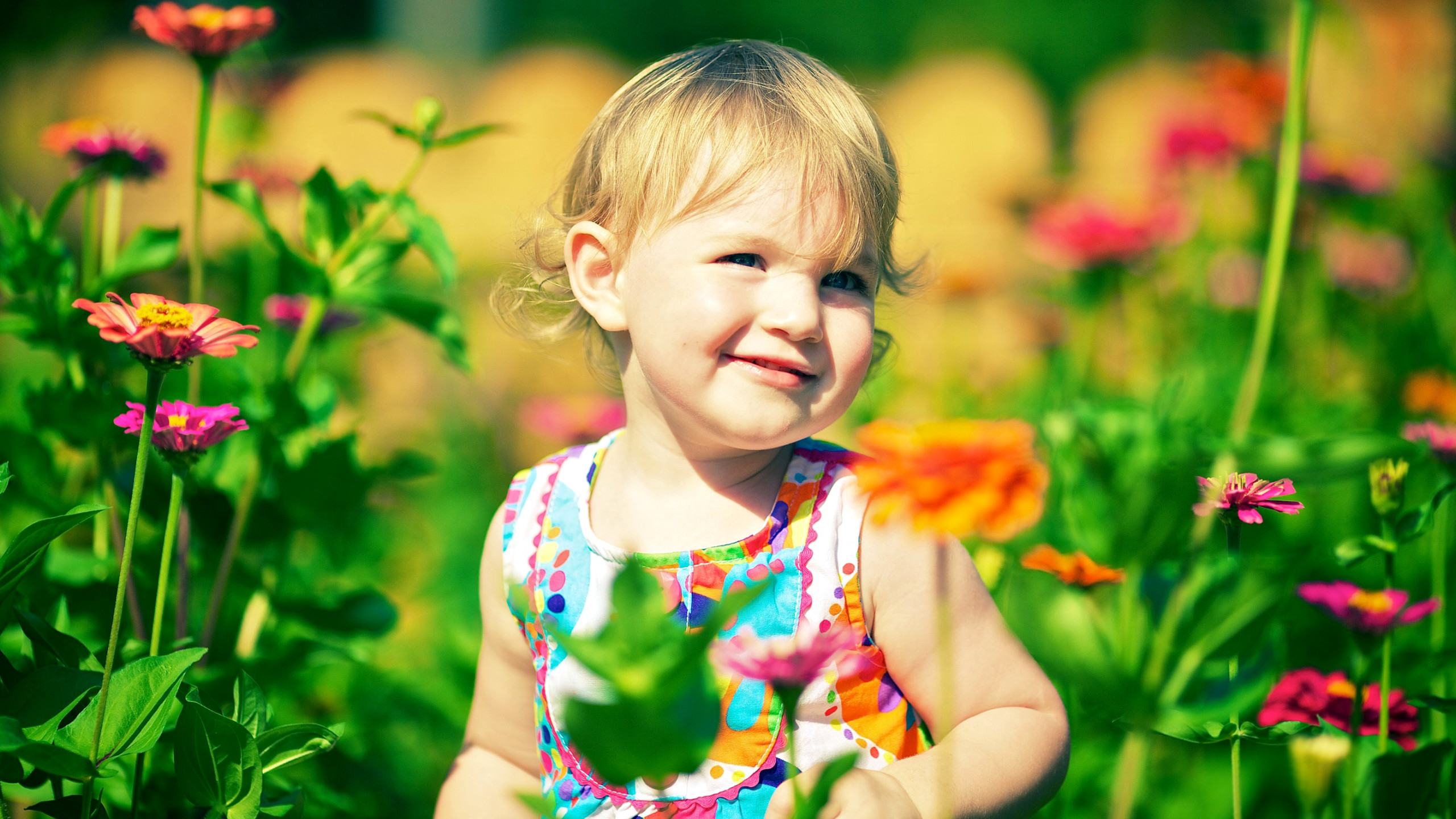 2560x1440 Cute child HD wallpapers for desktop free download