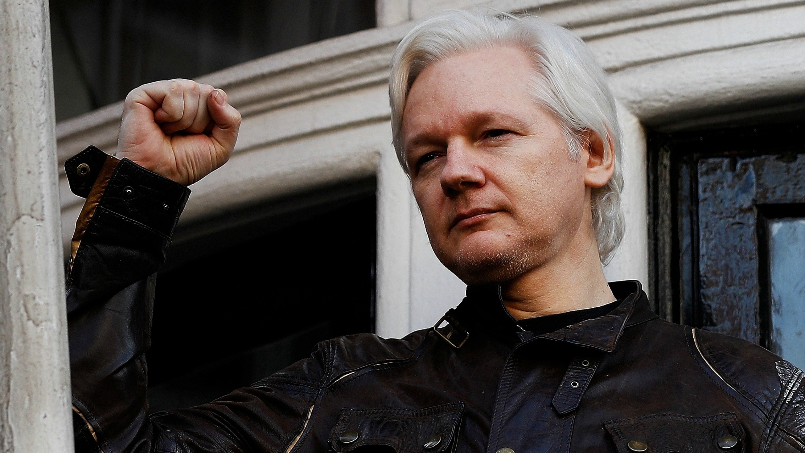 2560x1440 Julian Assange Blasts 'Neocon' Daily Beast, Mangles Facts - The Daily Beast