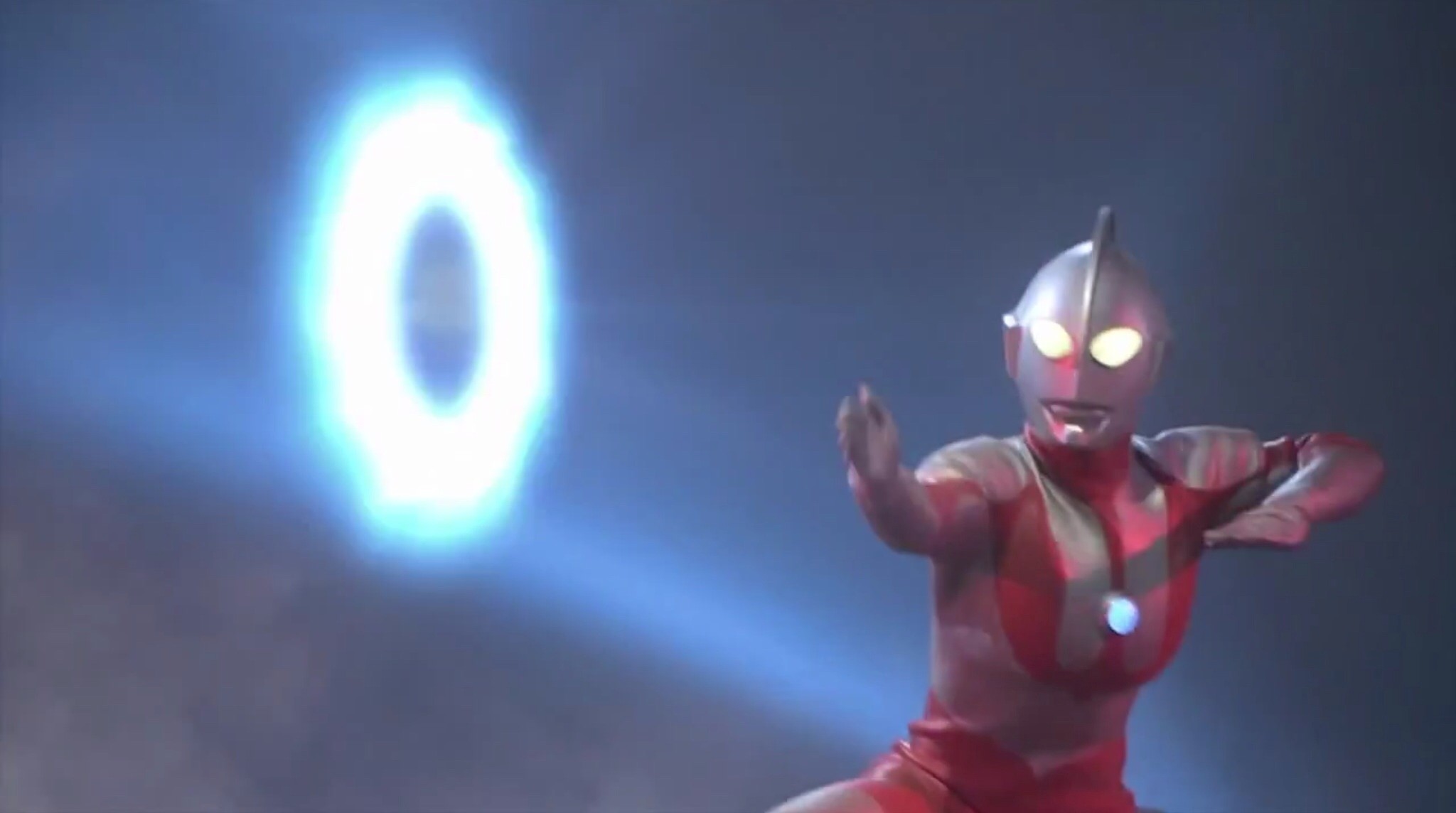 2048x1144 Ultraman performs his Ultra-slash move (Photo courtesy of http://ultra