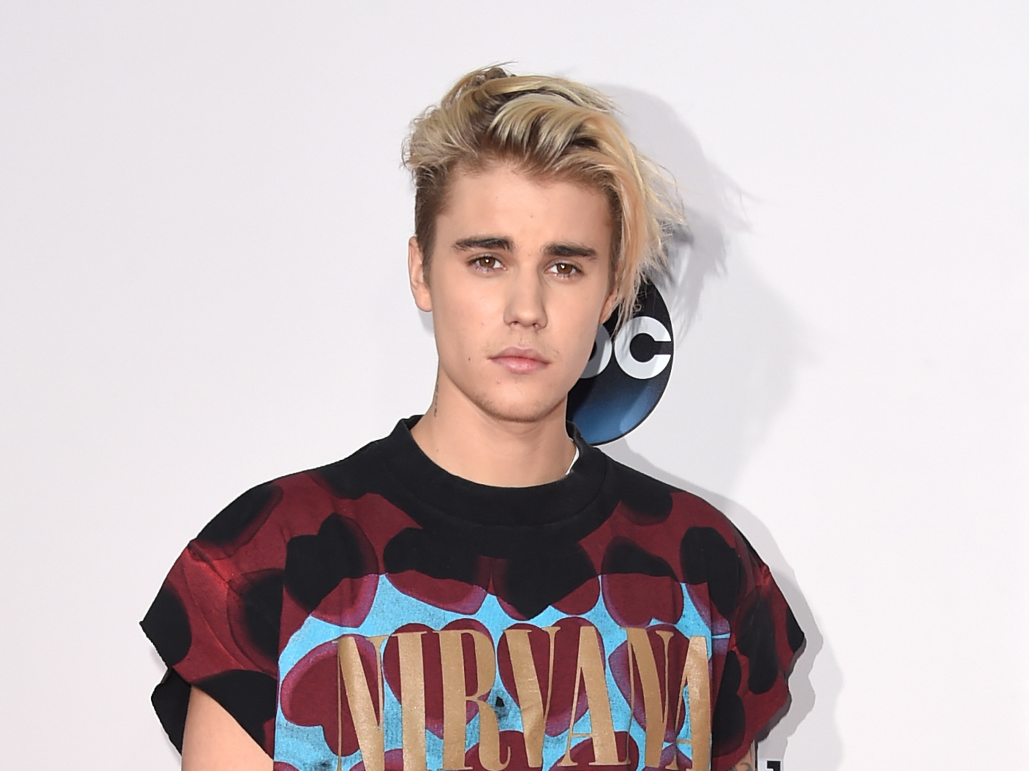 2048x1536 justin-bieber-is-being-sued-for-allegedly-copying-his-hit-sorry -from-another-artist