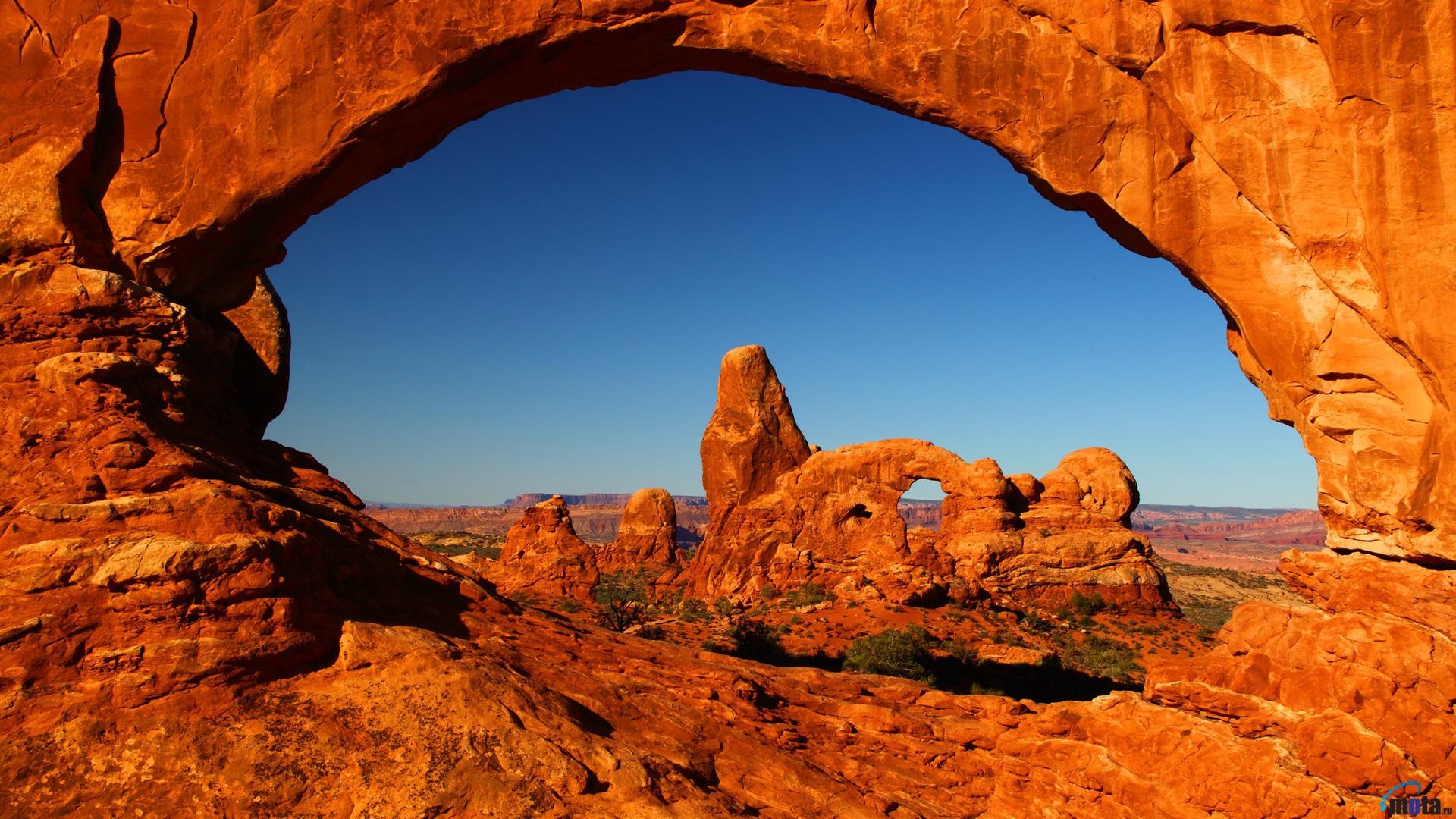 1920x1080 Desktop wallpapers Double O Arch in Arches National Park.