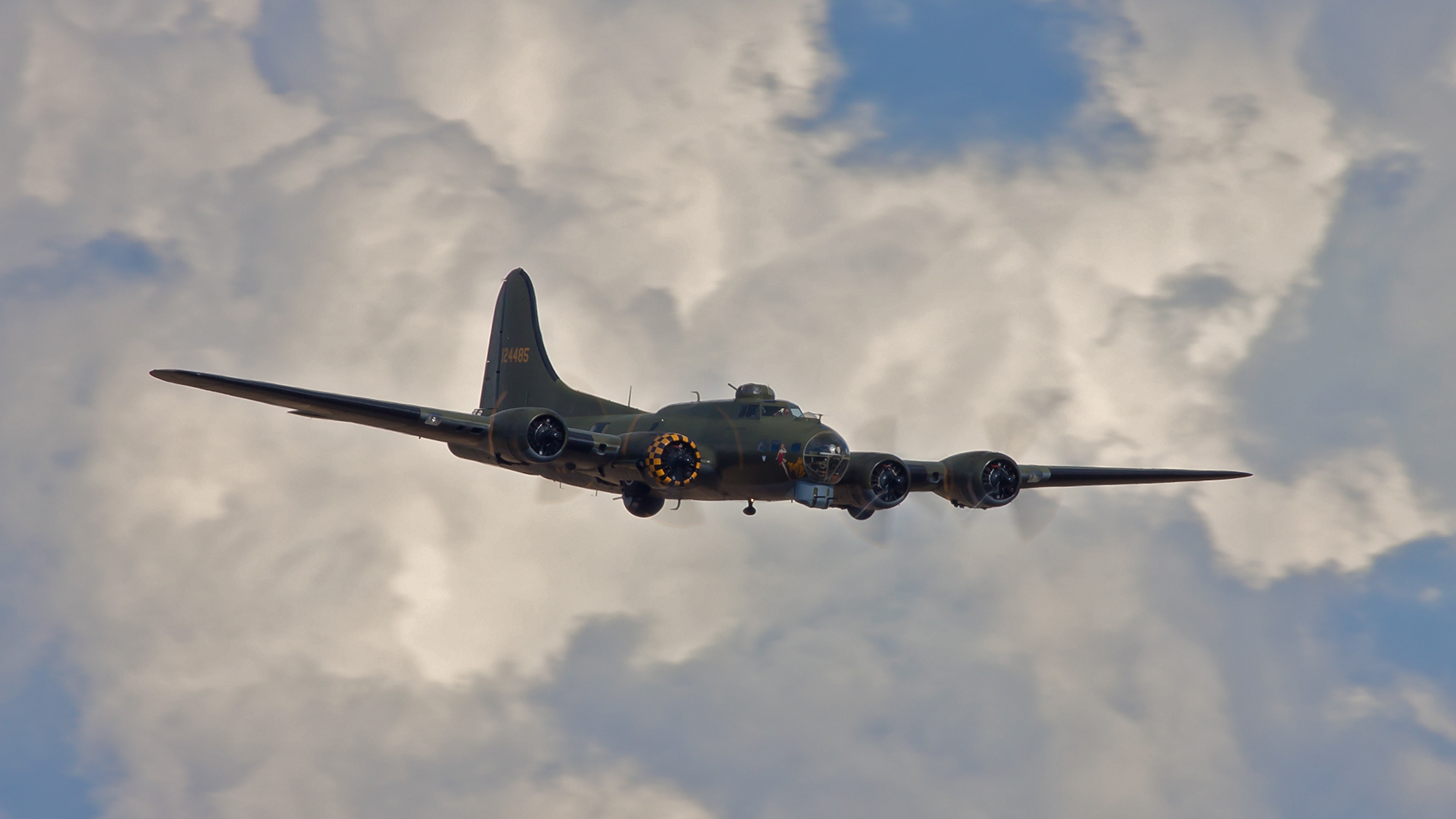 3840x2160  Wallpaper boeing b-17, flying fortress, bomber, sky, clouds