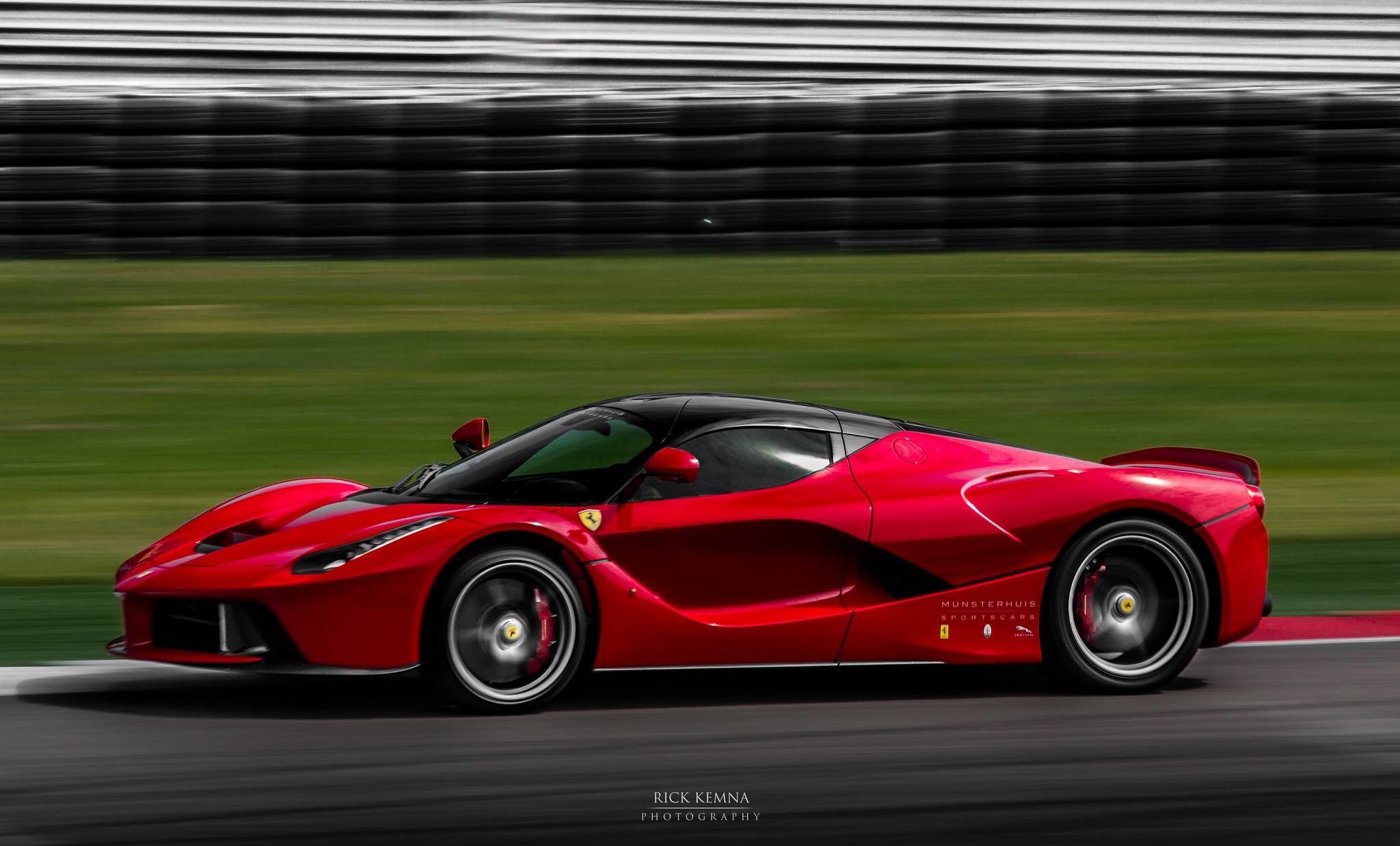 2048x1237 2015 Ferrari LaFerrari HD Images Wallpapers