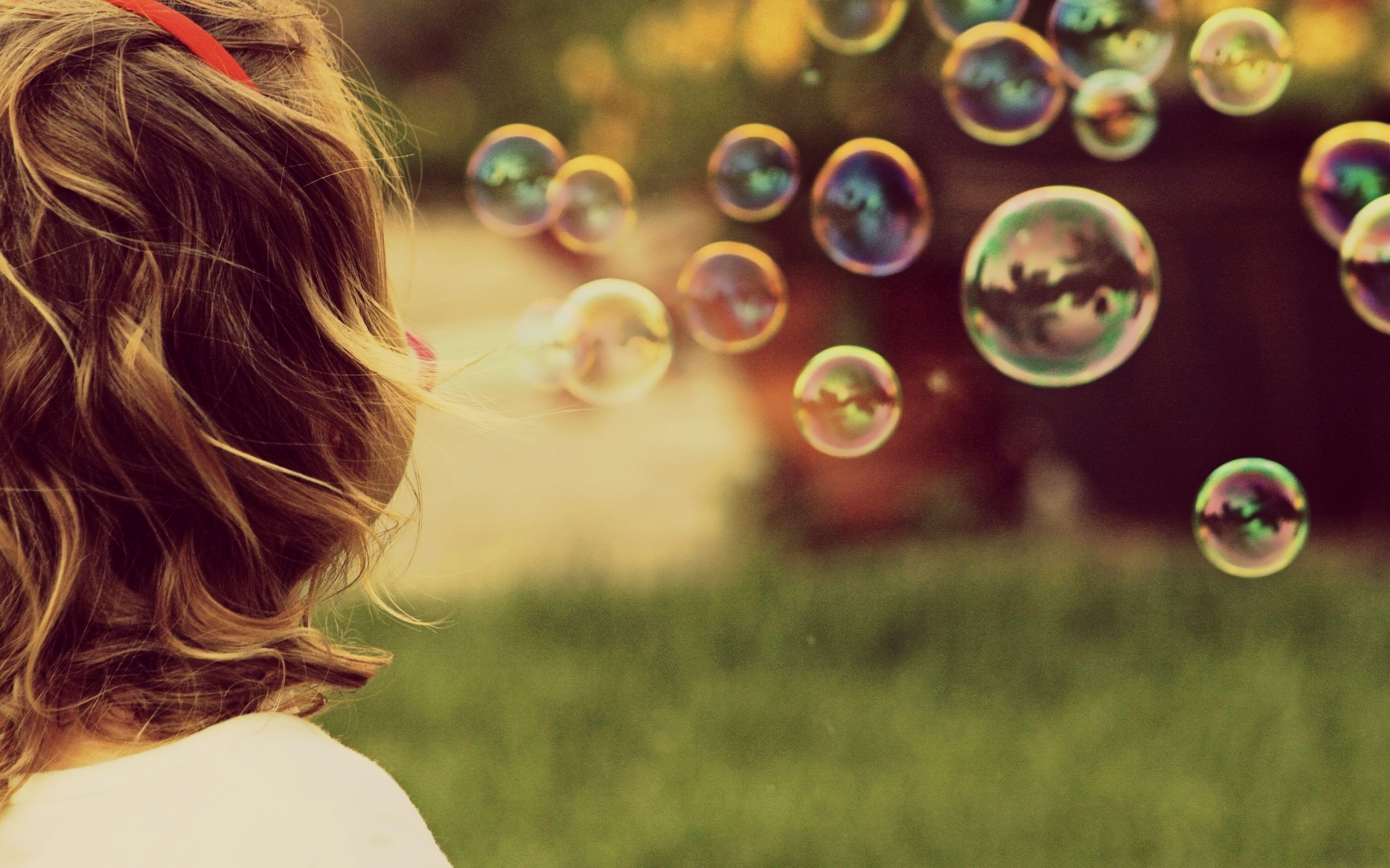 2560x1600 Awesome Soap Bubbles Wallpaper