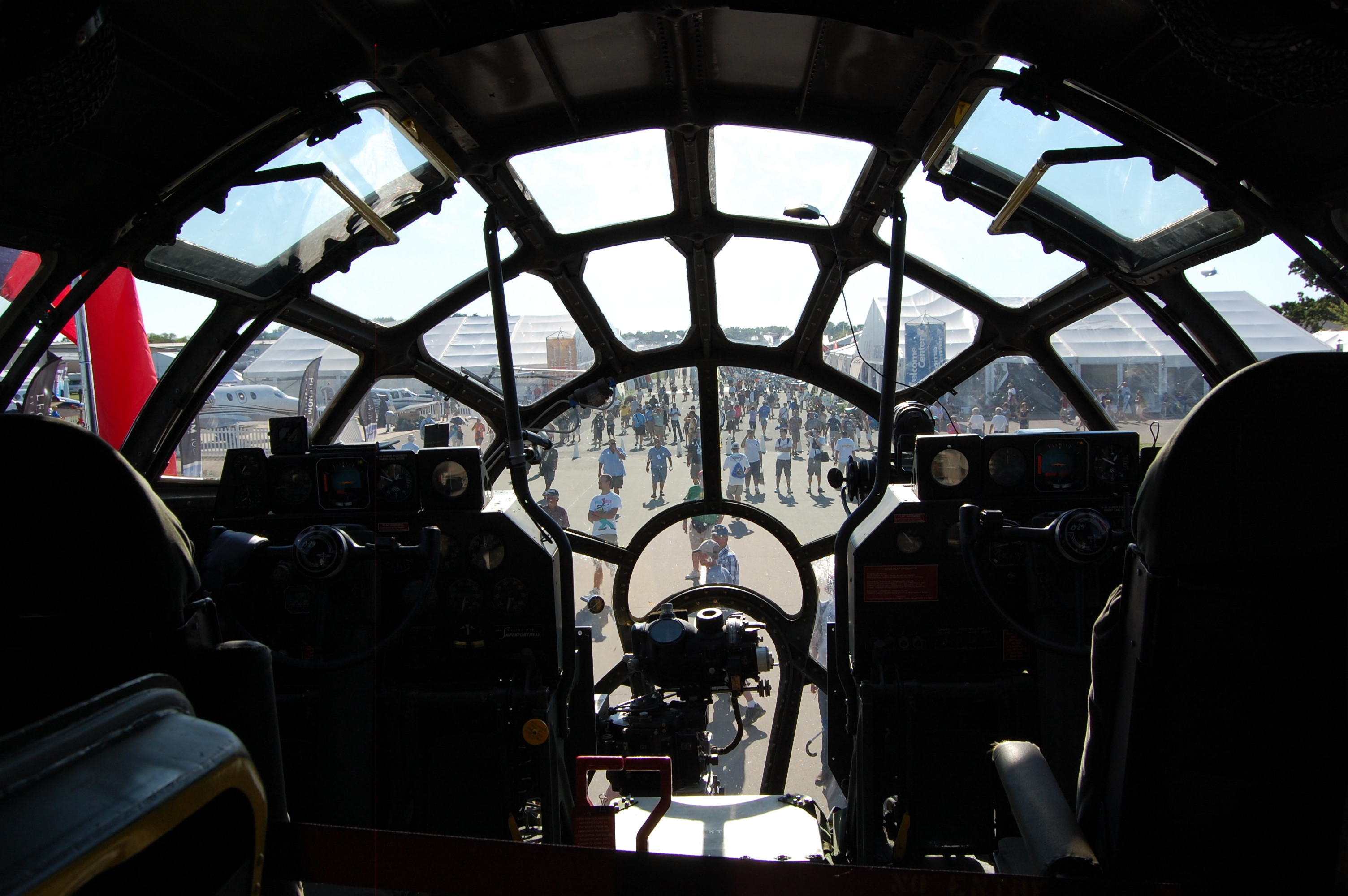 3008x2000 Cockpit of the Boeing B-29 "Superfortress".