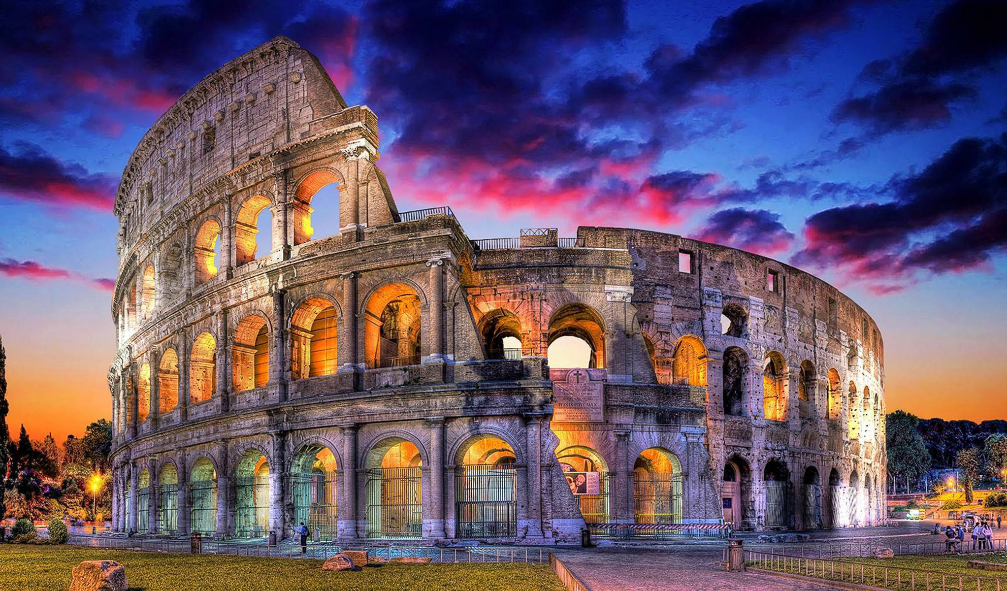2045x1200 Colosseum At Sunset