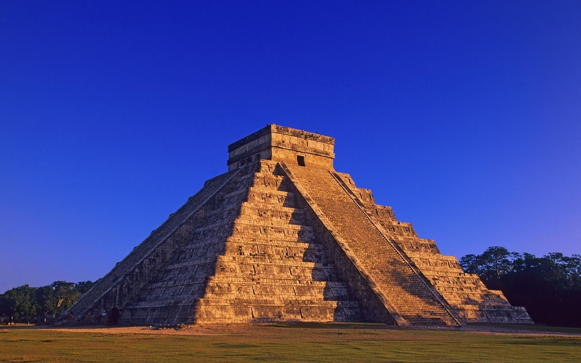 1920x1200 Mayan Pyramids Wallpaper