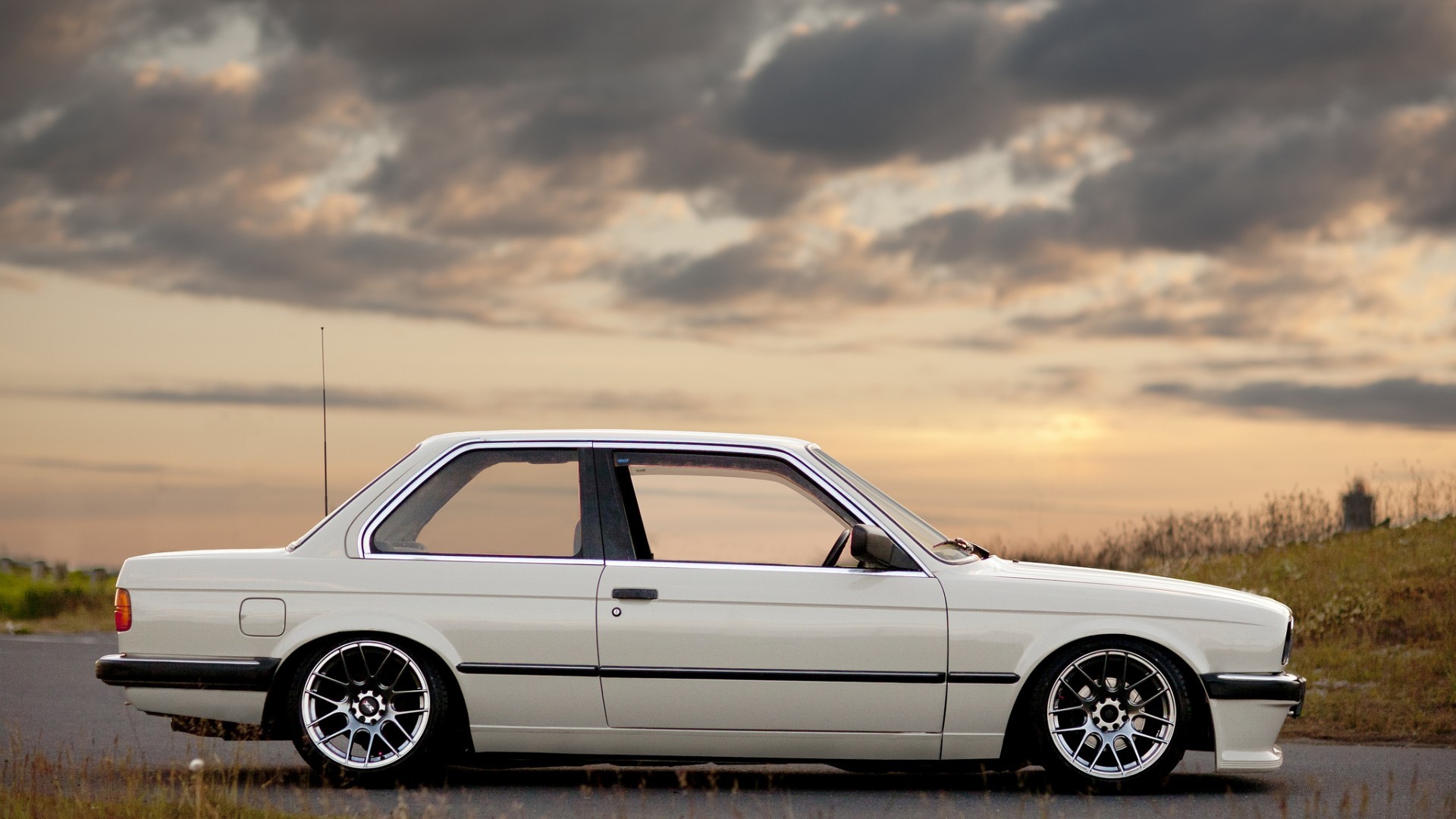 1920x1080 Bmw E30 Full HD Background http://wallpapers-and-backgrounds.net