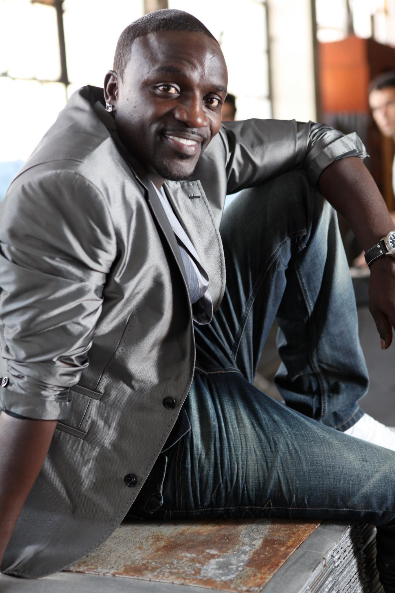 1365x2048 Images For > Akon Wallpaper 2012