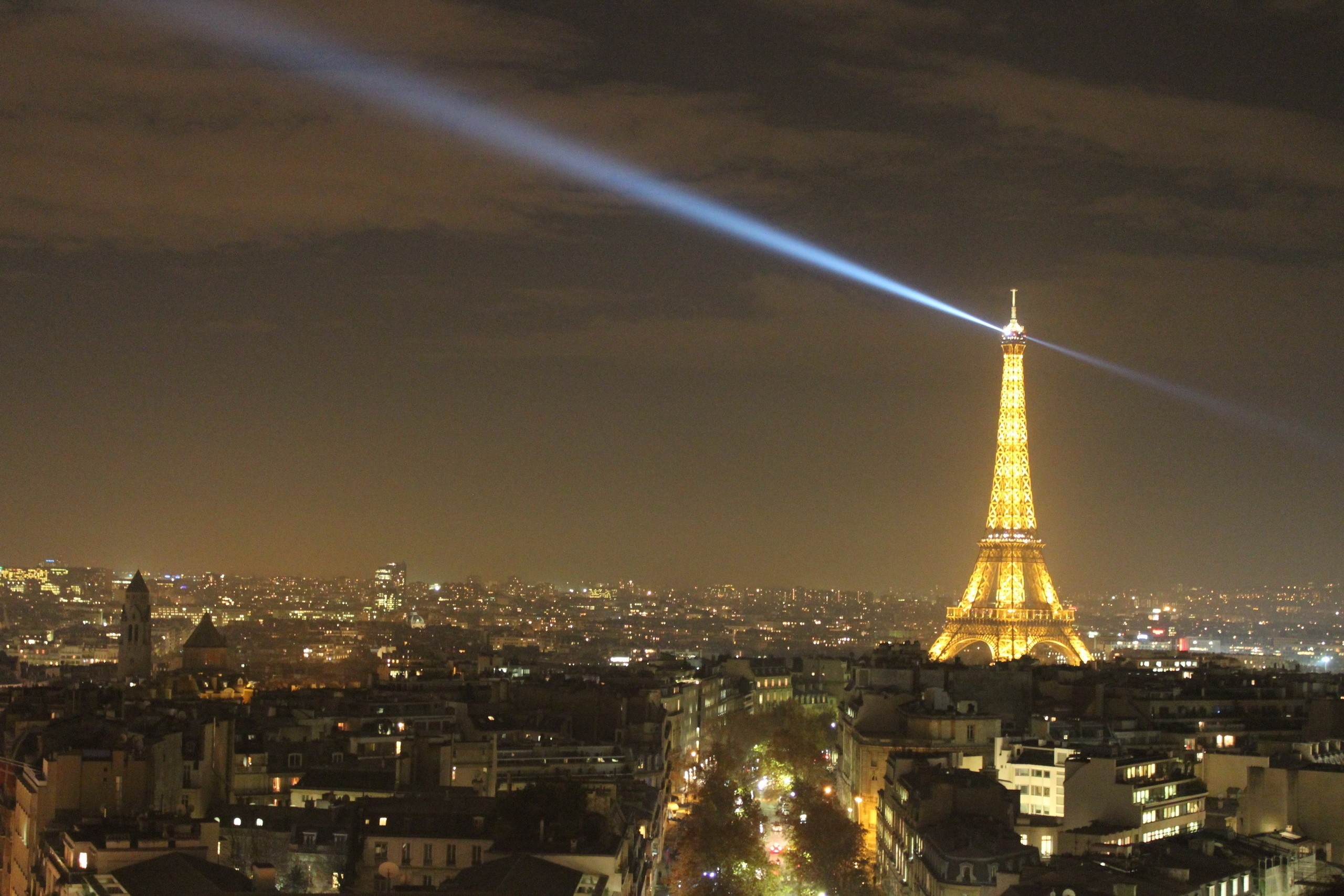 2560x1707 Eiffel-tower-at-night-wallpaper-desktop-background